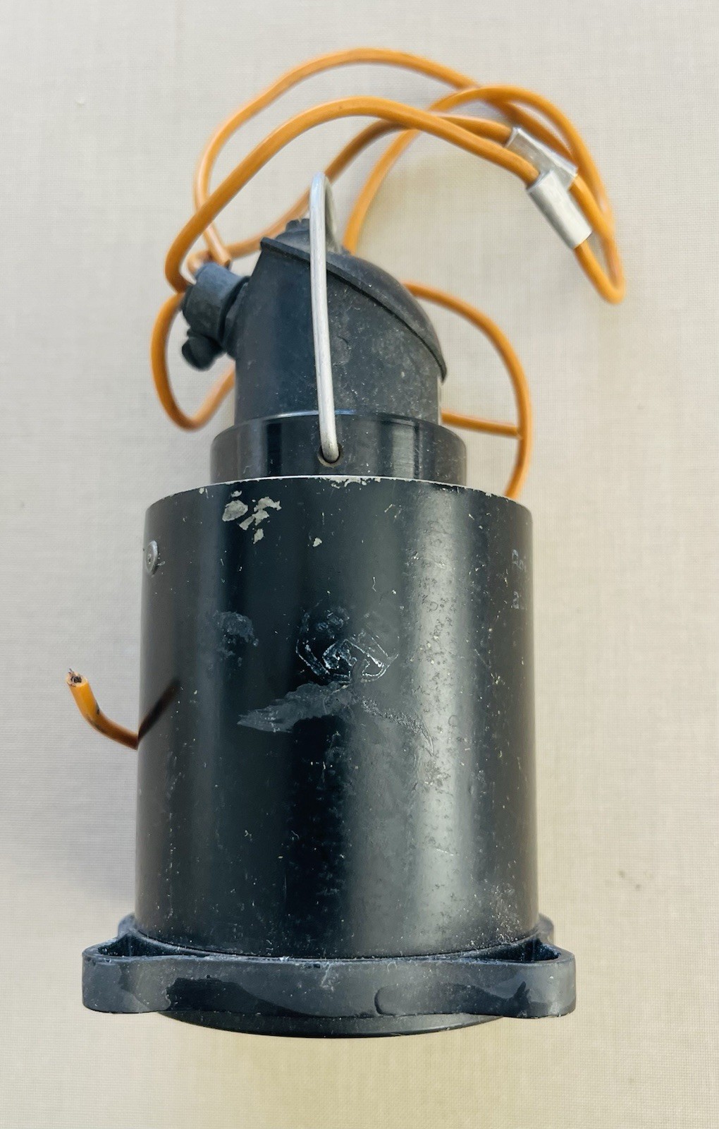 WW II German Aircraft HOMING INDICATOR AFN2 Ln 27002 w/light bulb, bezel