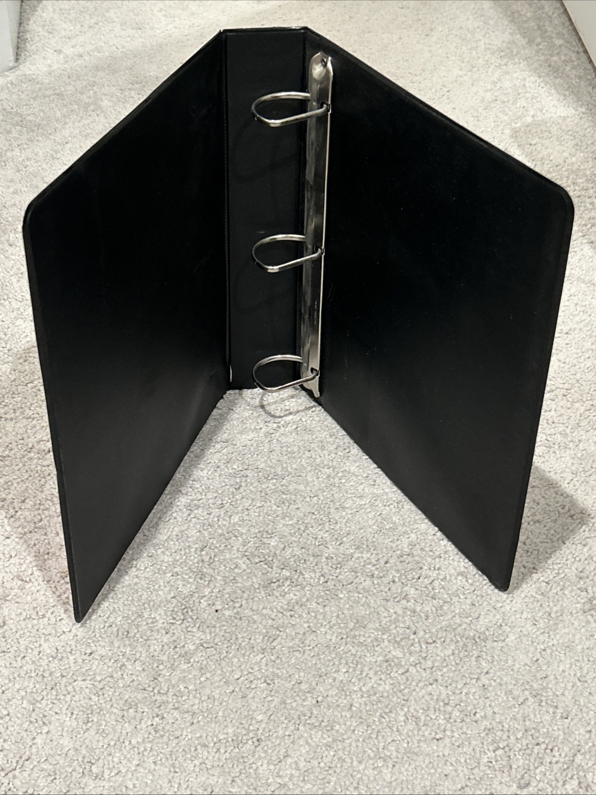 Vintage 1999 Pokemon Trading Card Wizards of the Coast 3-Ring Binder EMPTY