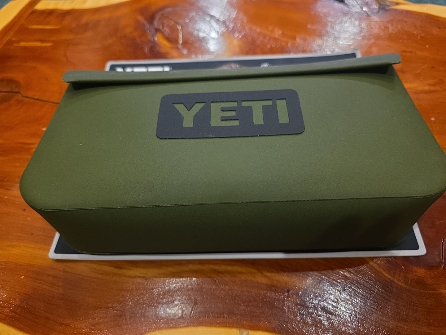 Yeti Sidekick 1L olive /Black New With Tags.