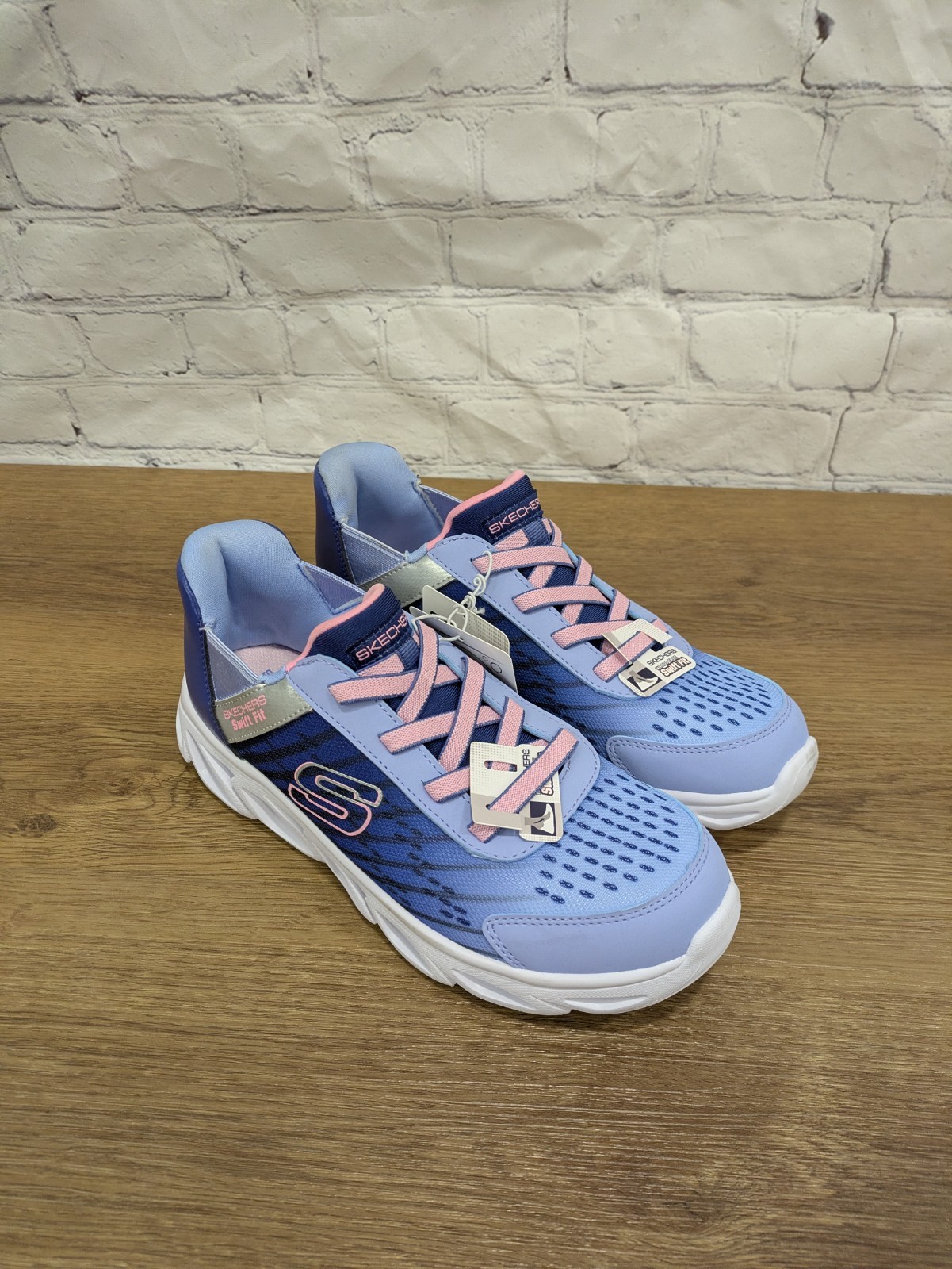 Skechers Kids Lightweight Hands Free Swift Fit Sneaker Size 4 Navy/Muti