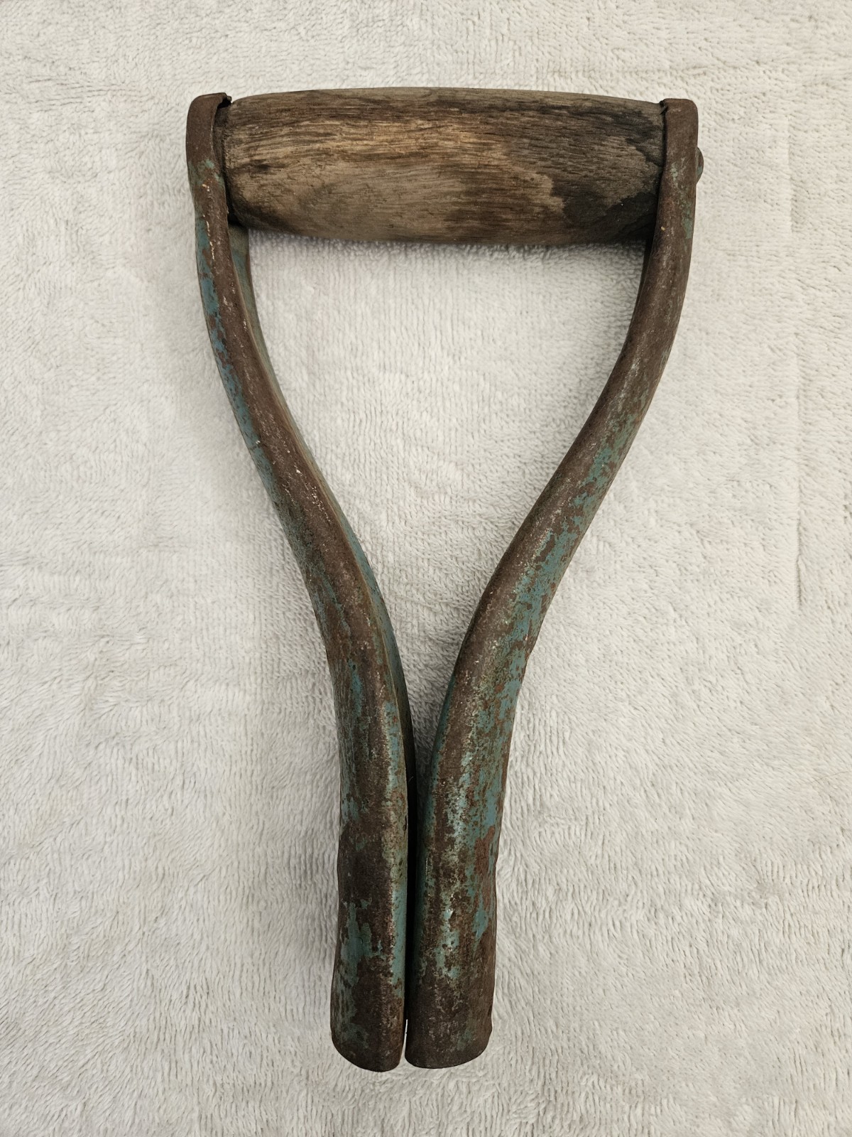 Vintage Metal Wood Shovel Handle Garden Tool Rusty Chippy Blue