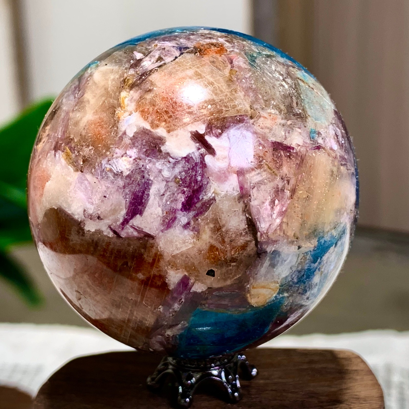 180G Natural Blue Aptite +Sun Stone purple lepidolite Sphere mineral sample