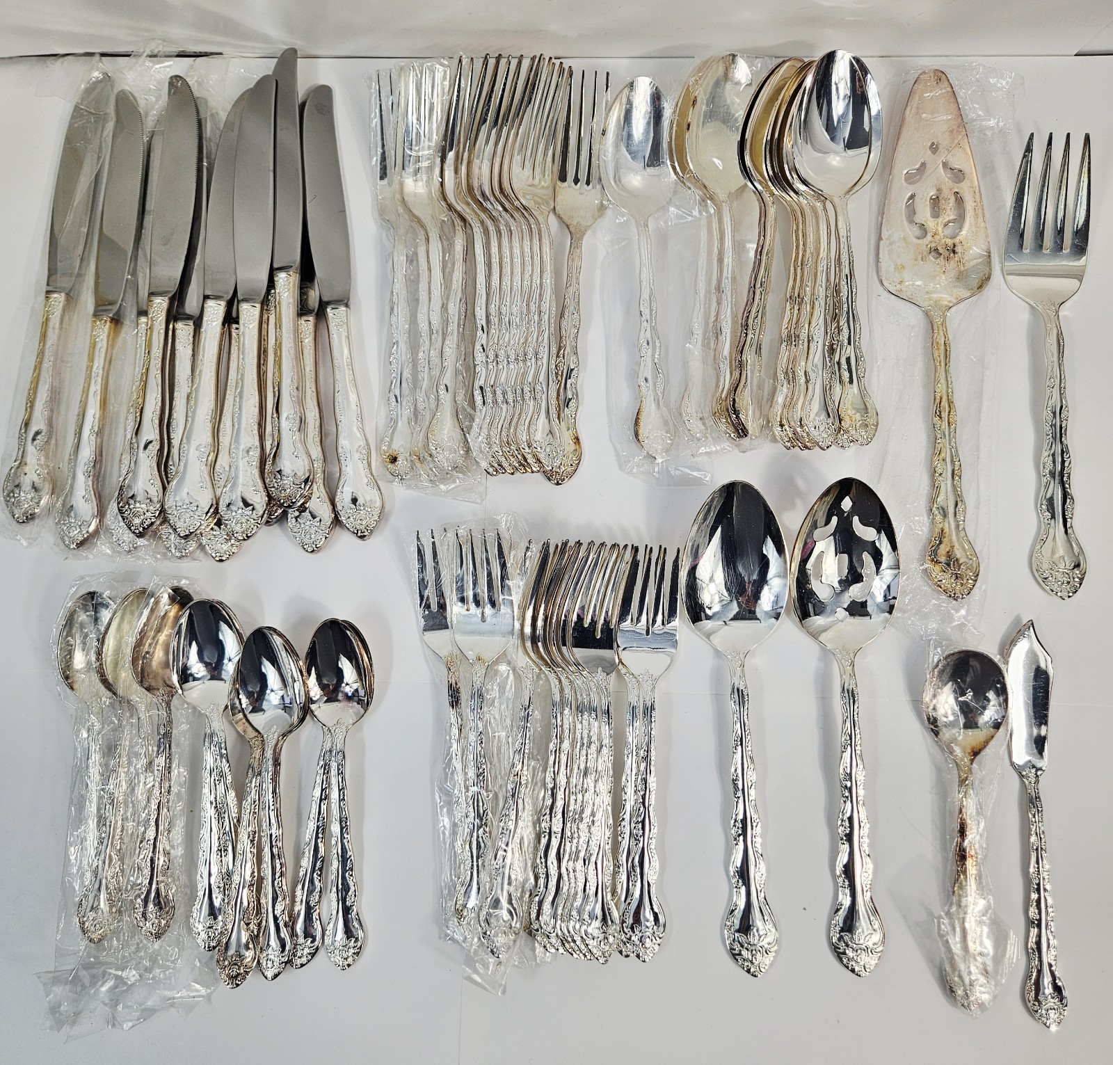 66 pc International Silverplate Abbey Rose Full Service for 12 + 6 Serving Korea