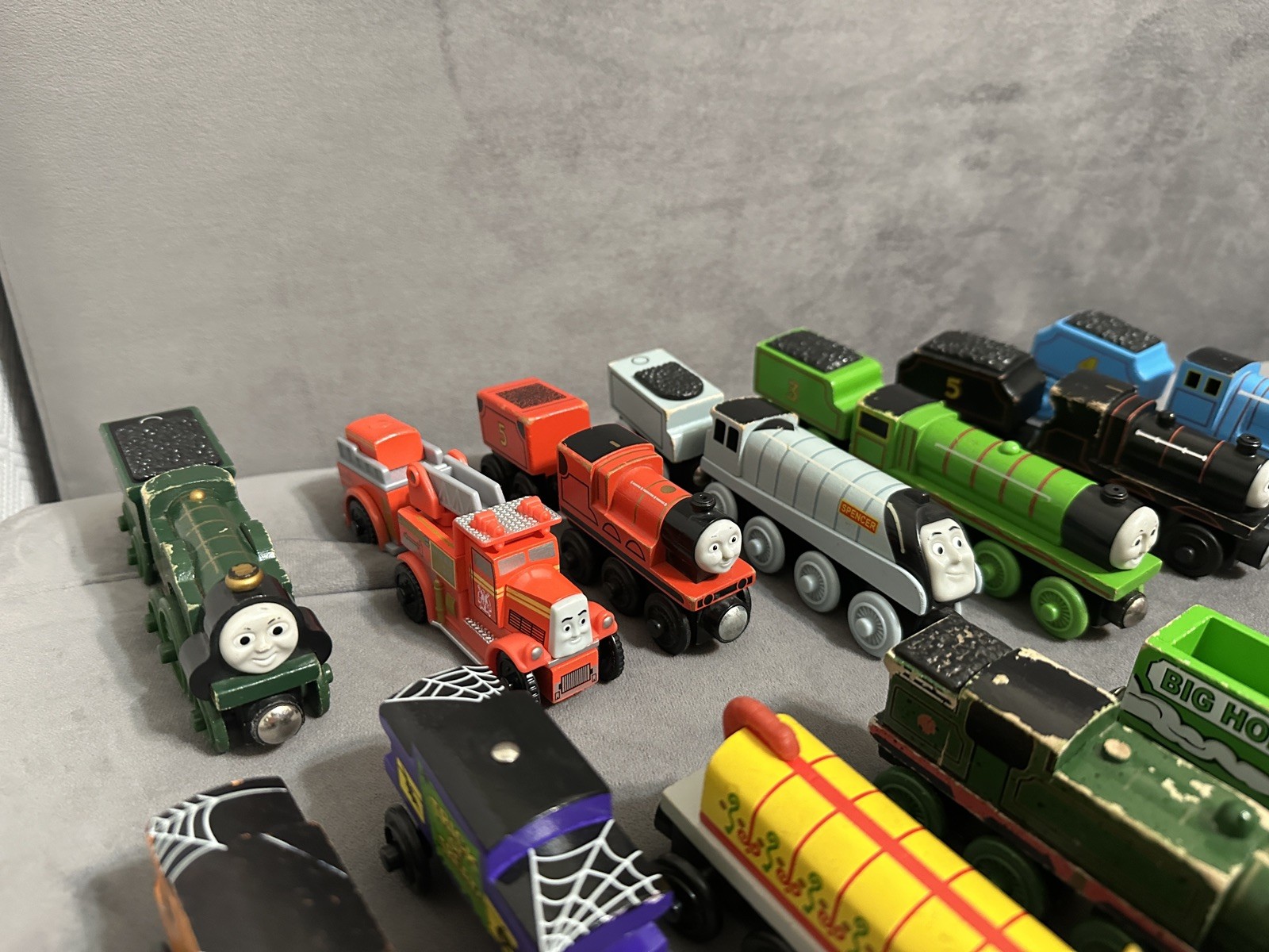 Thomas & Friends Wooden Railway Magnetic Train Lot of 40 Rare HTF