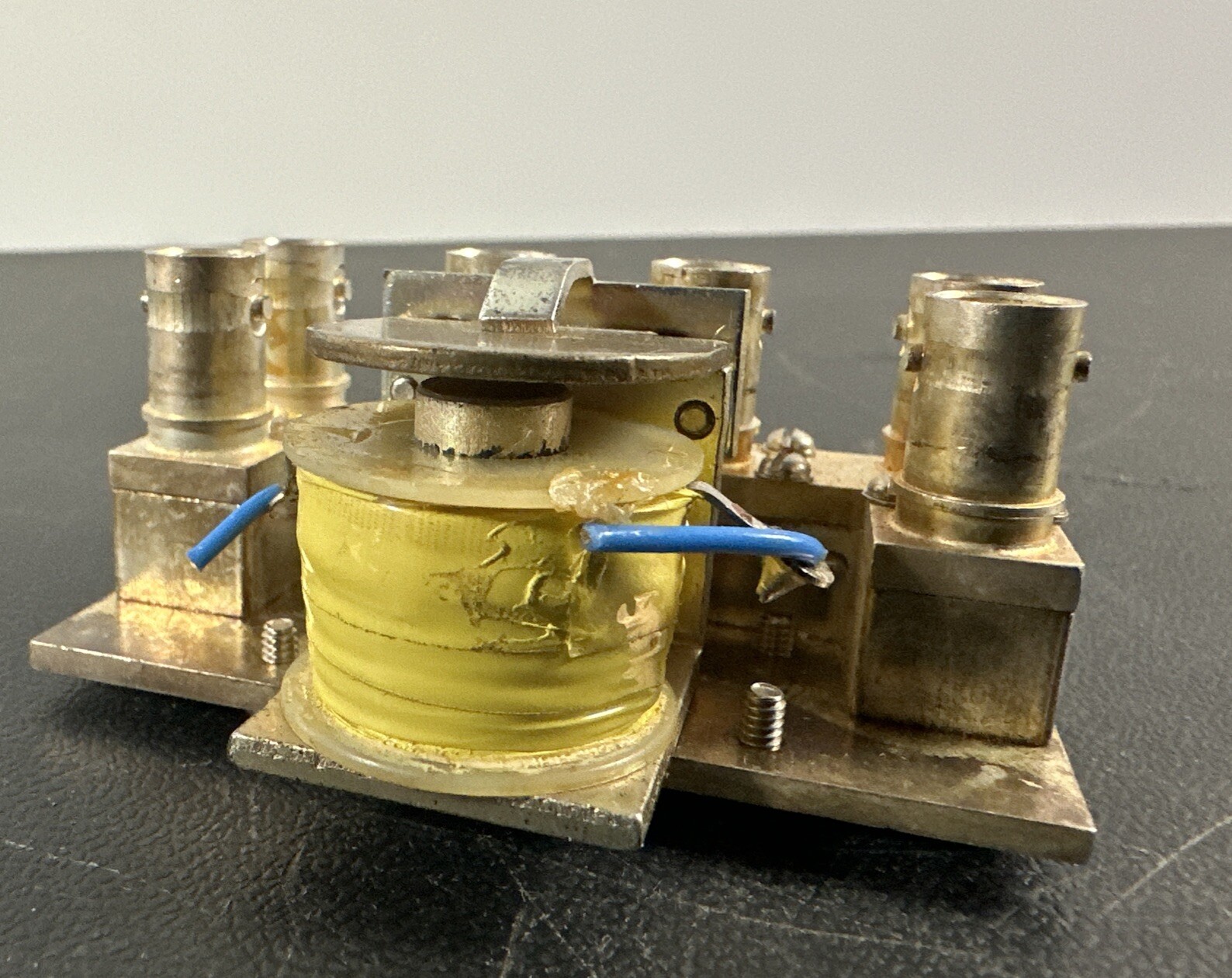 321-11064-3 Amphenol BNC DPDT Coaxial Relay 26VDC. RF 6PDT Relay