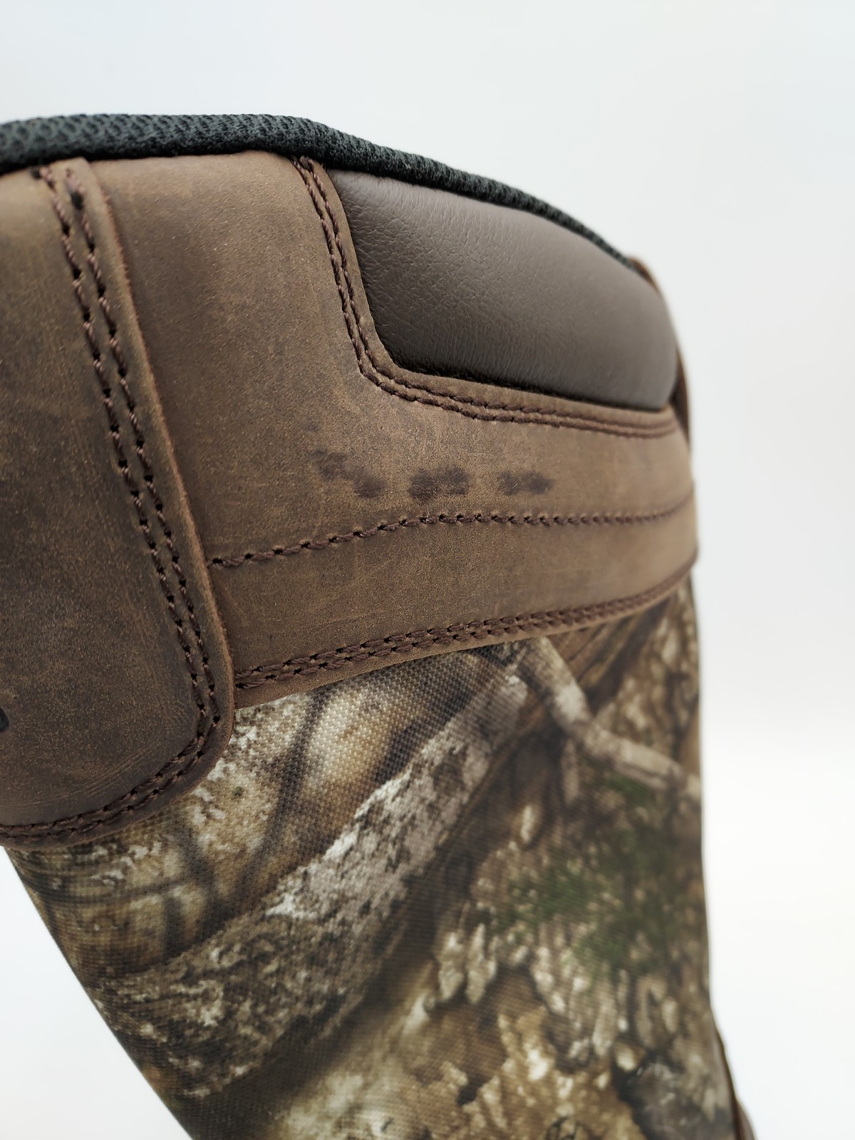 Magellan Outdoors Womens Sz 6B Snake Shield Armor 3.0 Realtree Edge APX (K4-D4)