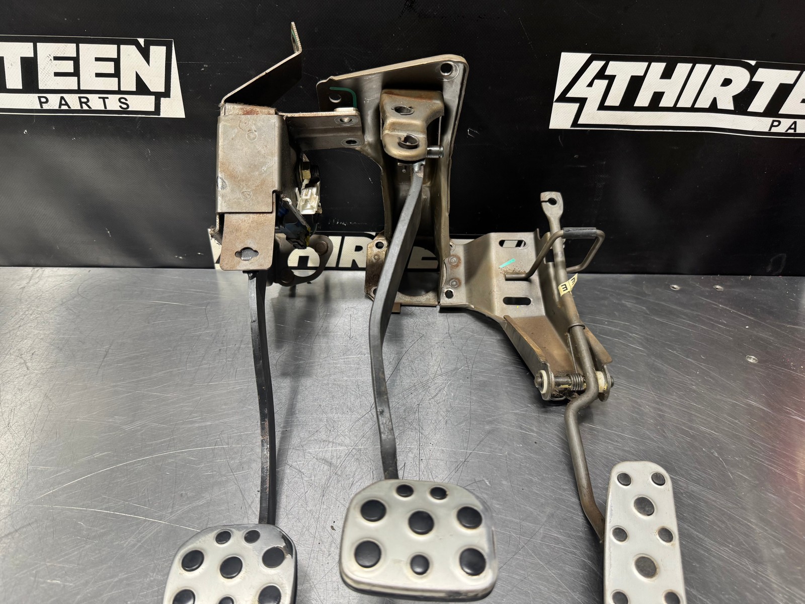 04-06 PONTIAC GTO MANUAL PEDAL ASSEMBLY OEM #L452