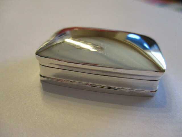 Sterling Silver pill box rectangular shape smooth style on top solid 925 silver