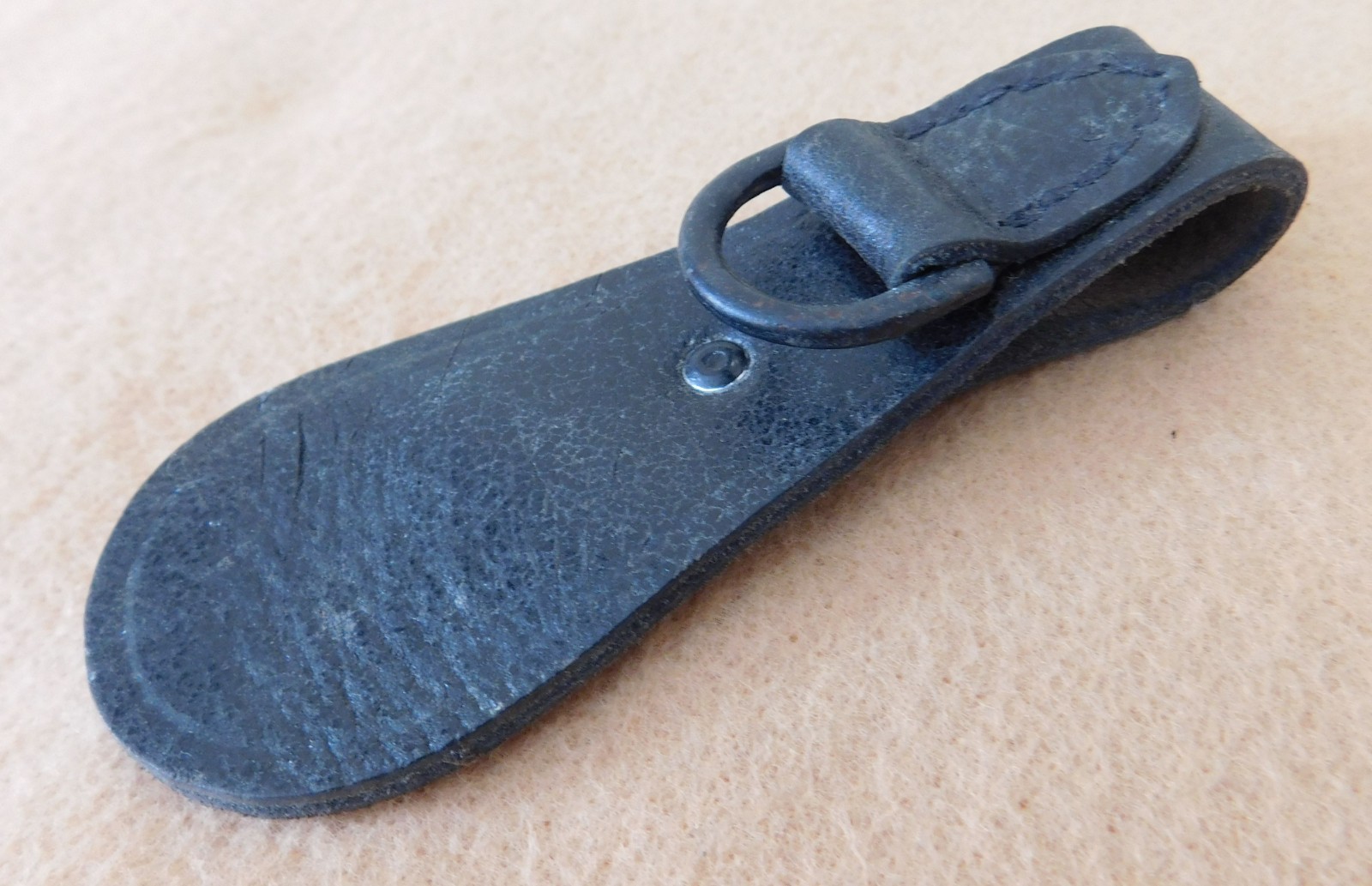 ORIGINAL WWII GERMAN LUFTWAFFE DAGGER TEAR DROP BELT HANGER