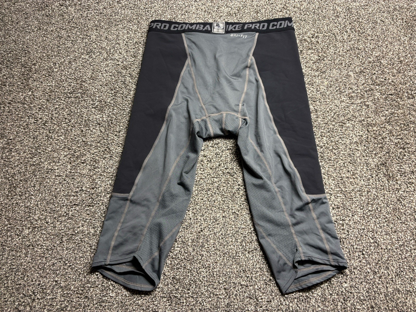 NIKE PRO COMBAT Knee Pads Compression Pants Mens Large 3/4 Sliding