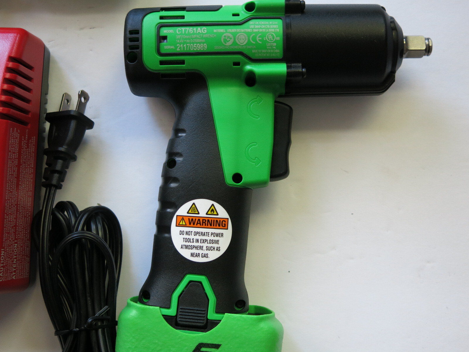 Snap-On CT761 CT761AG Impact Wrench 3/8" 14.4v Cordless Battery & Charger Set