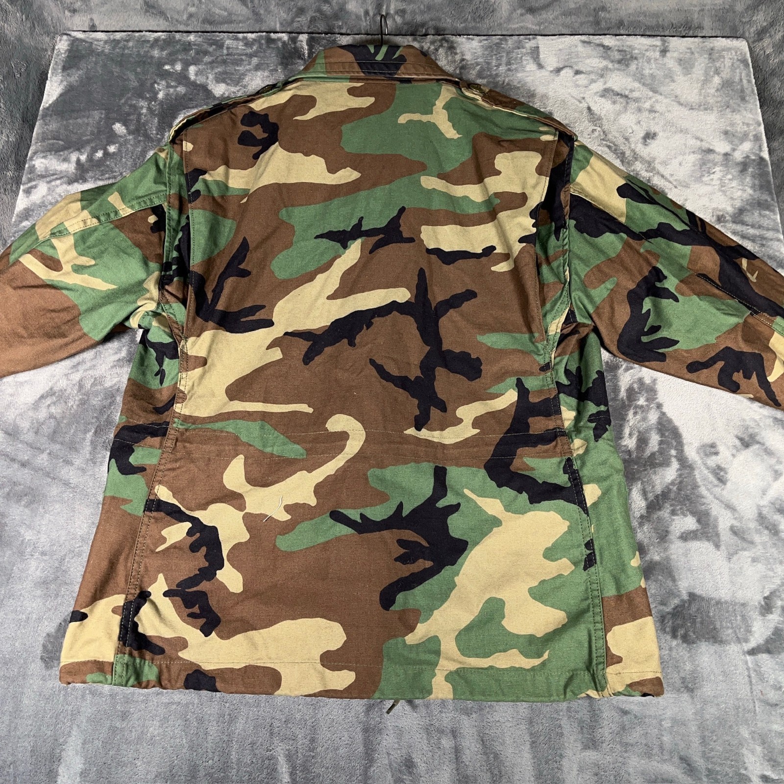 Vintage M65 Field Jacket U.S. Army Woodland Camo Medium XShort 90s USA Named