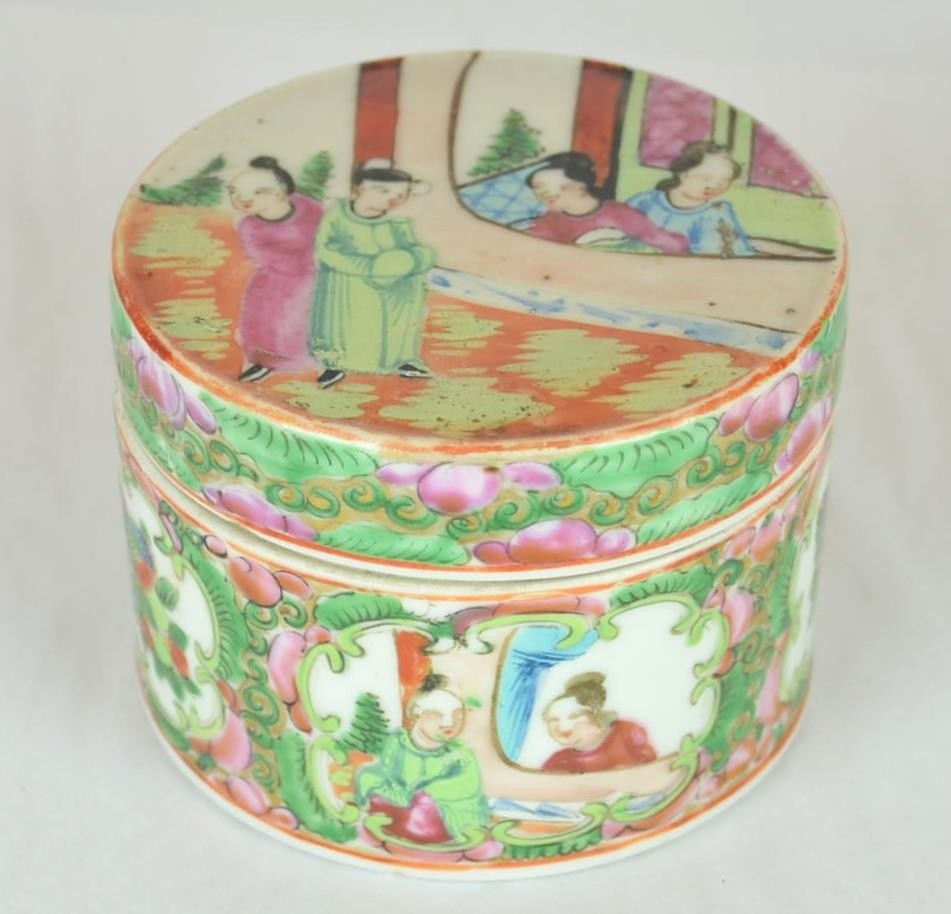 ANTIQUE CHINESE ROSE MEDALLION LIDDED JAR - 2 1/2" ROSE MEDALLION LIDDED JAR