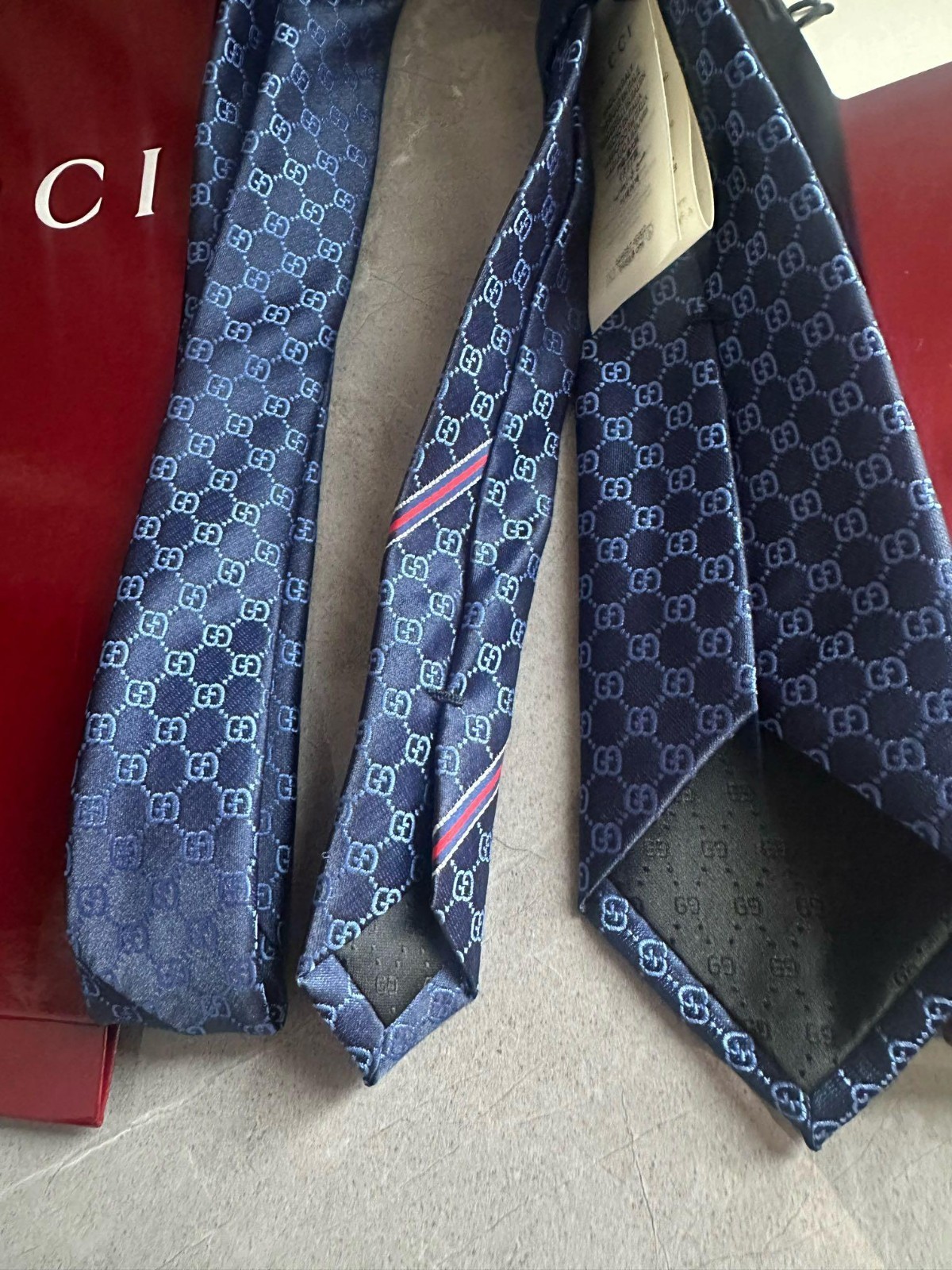 Gucci Tie Mens 100% Silk Blue GG interlocking pattern logo Full Packaging