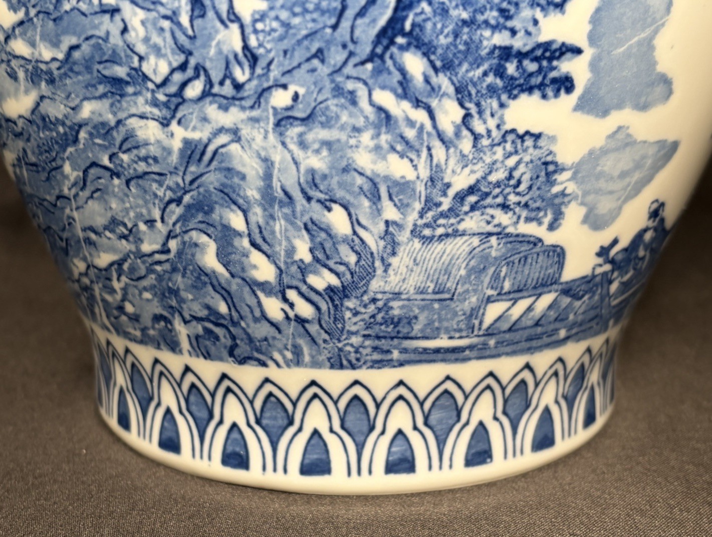 VTG Oriental Blue & White Chinoiserie Vase 9.5" Asian Mountain Pines Scene