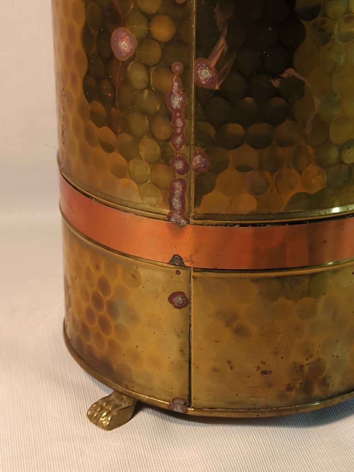 Hammered Brass Copper Umbrella Stand Lion Head Handles Feet Regency Vtg 15x7"