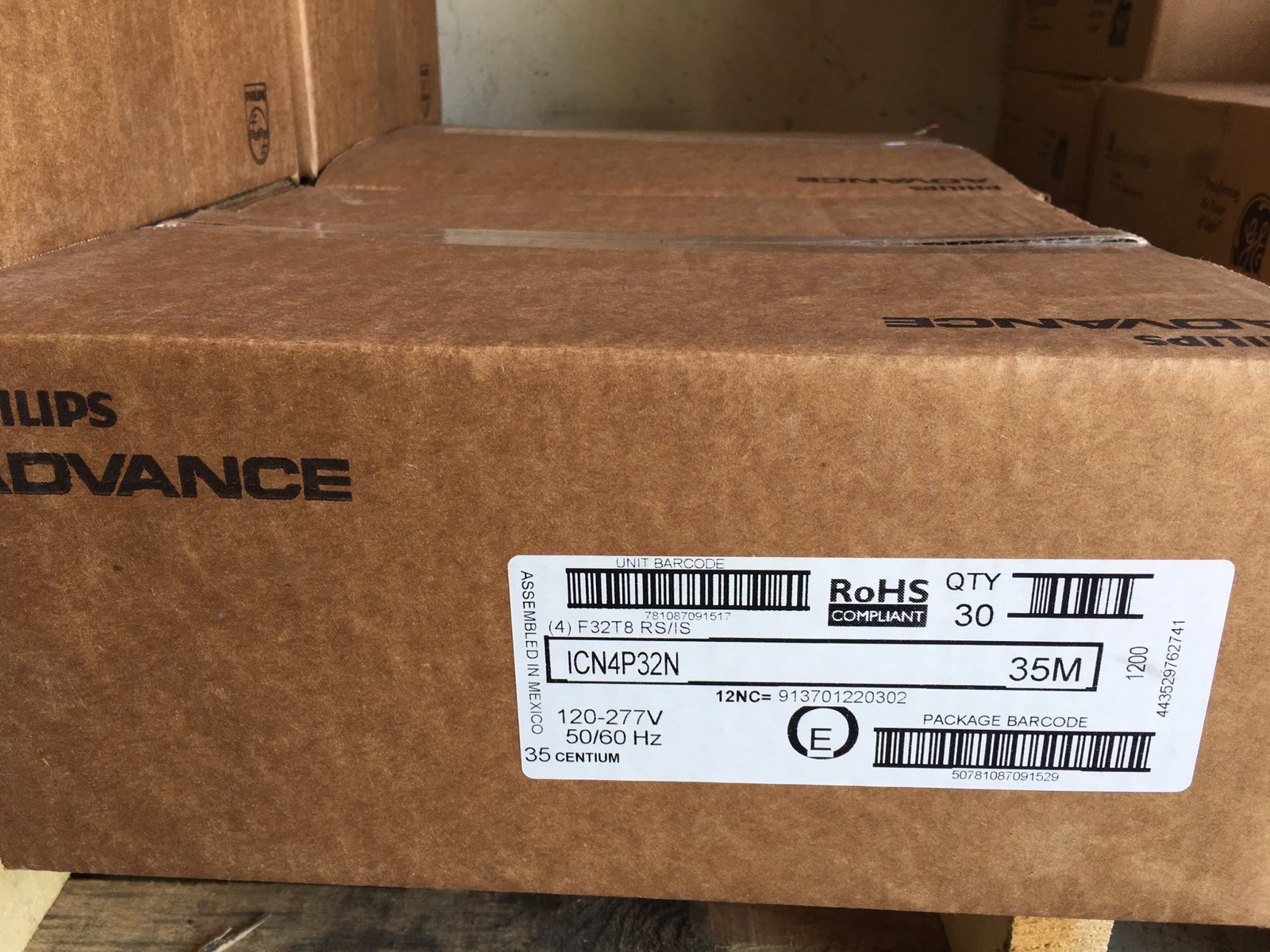 (30 Pack) Advance ICN-4P32-N Instant Start Electronic Ballast 120V to 277V