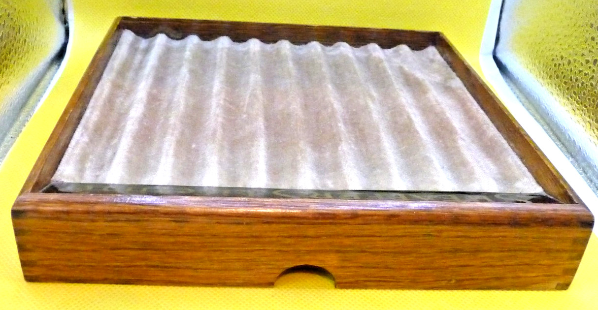 Sheaffer Vintage Oak 12 pen display