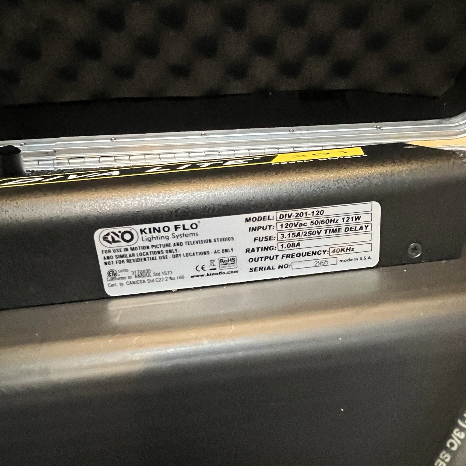 Kino Flo Diva-Lite 201 Fluorescent Light w/ Case, Gel Frame & Bulbs Tested