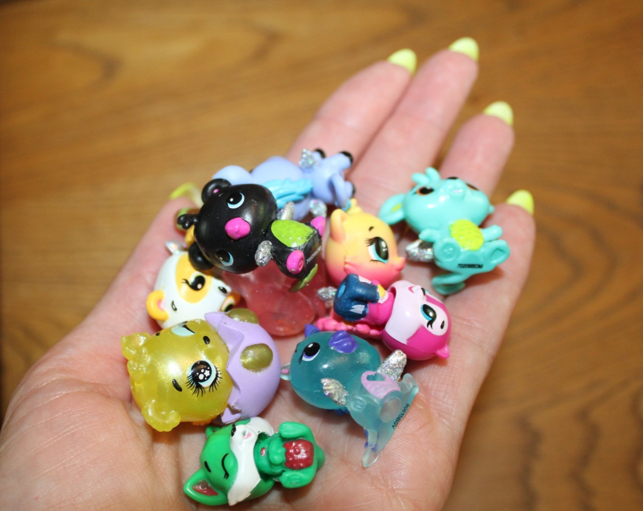 Hatchimals COLLEGGTIBLES Random LOT Bag (10) Assorted CUTE Seasons NO DUPLICATES