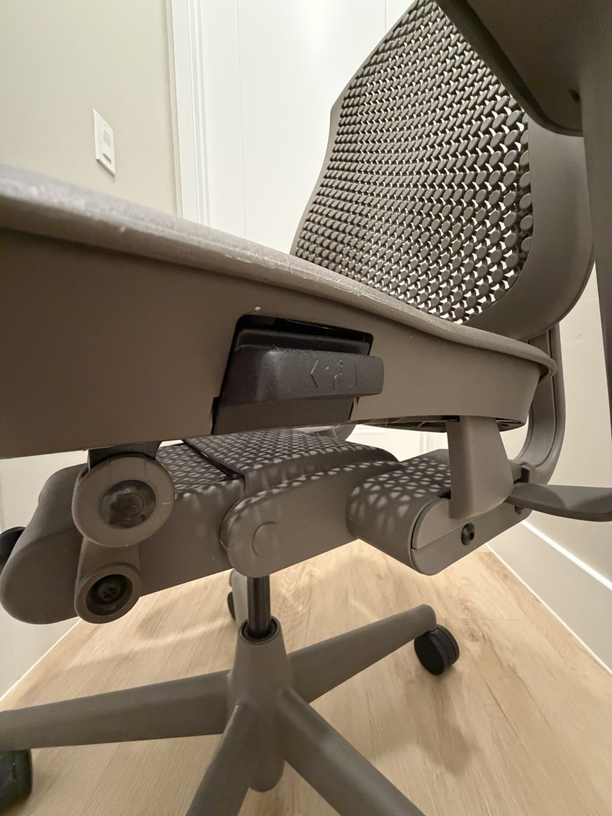 Herman Miller Celle Ergonomic Office Chair Gray Fully loaded Authentic 9.5/10