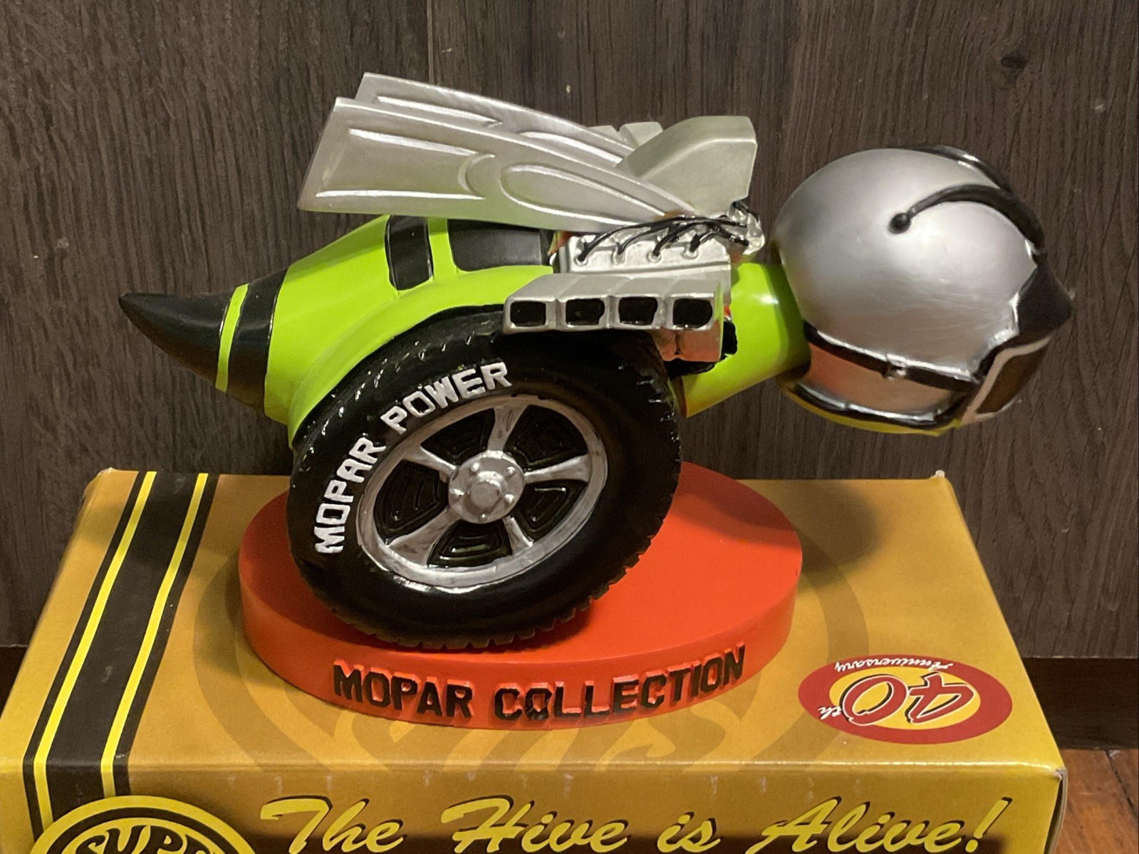 New Dodge Super Bee Bobblehead SUBLIME GREEN Bent Rod Garage Shaker