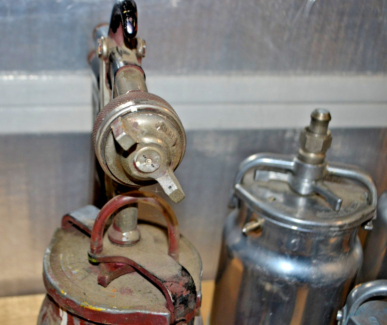 BINKS Mfg. Co. Models 7 , 18 , 15 Paint Spray Guns Lot, Nozzles, Cans ~ USA MADE