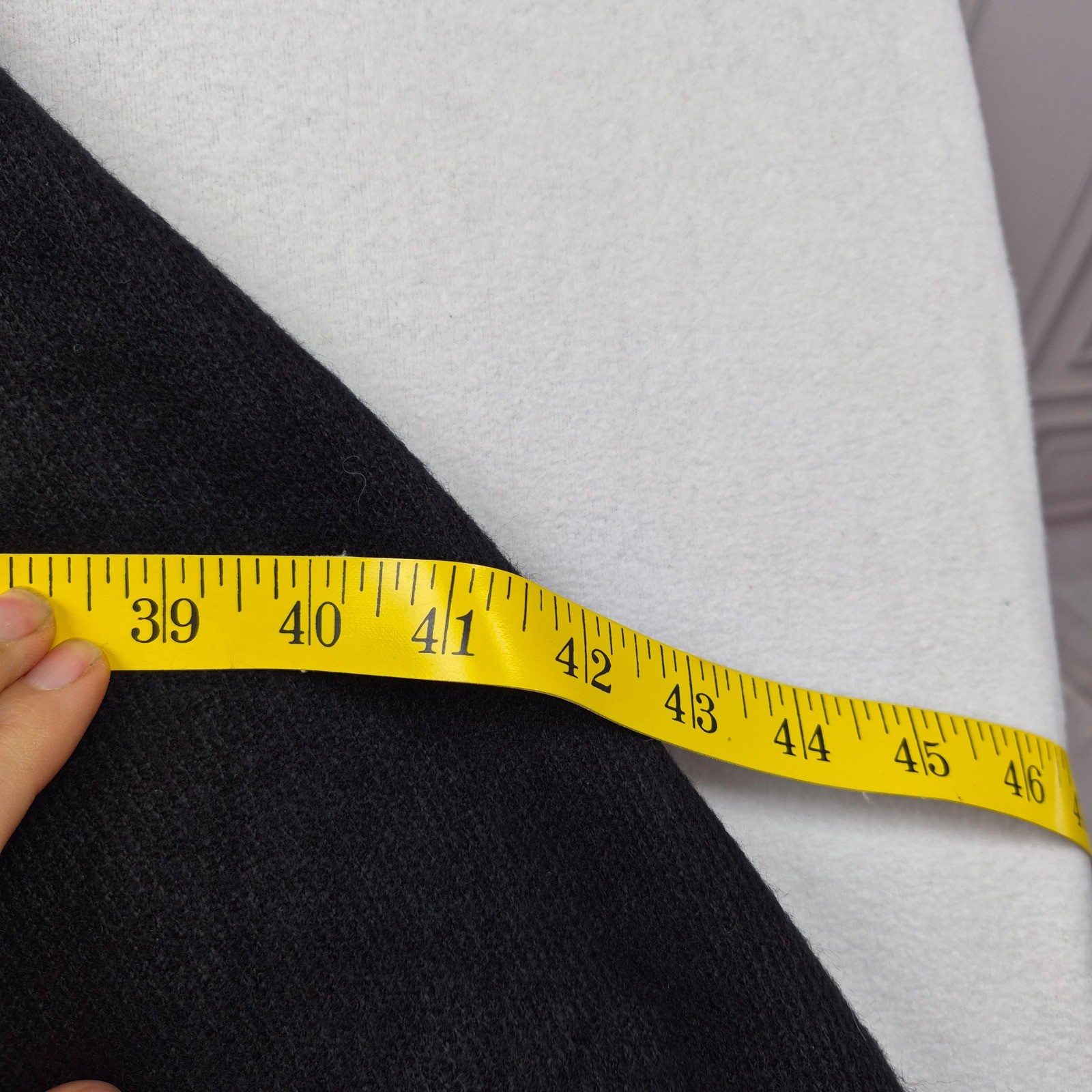 Jessica McClintock Faux Fur Trimmed Shawl Wrap Scarf Black Red Fringe One Size