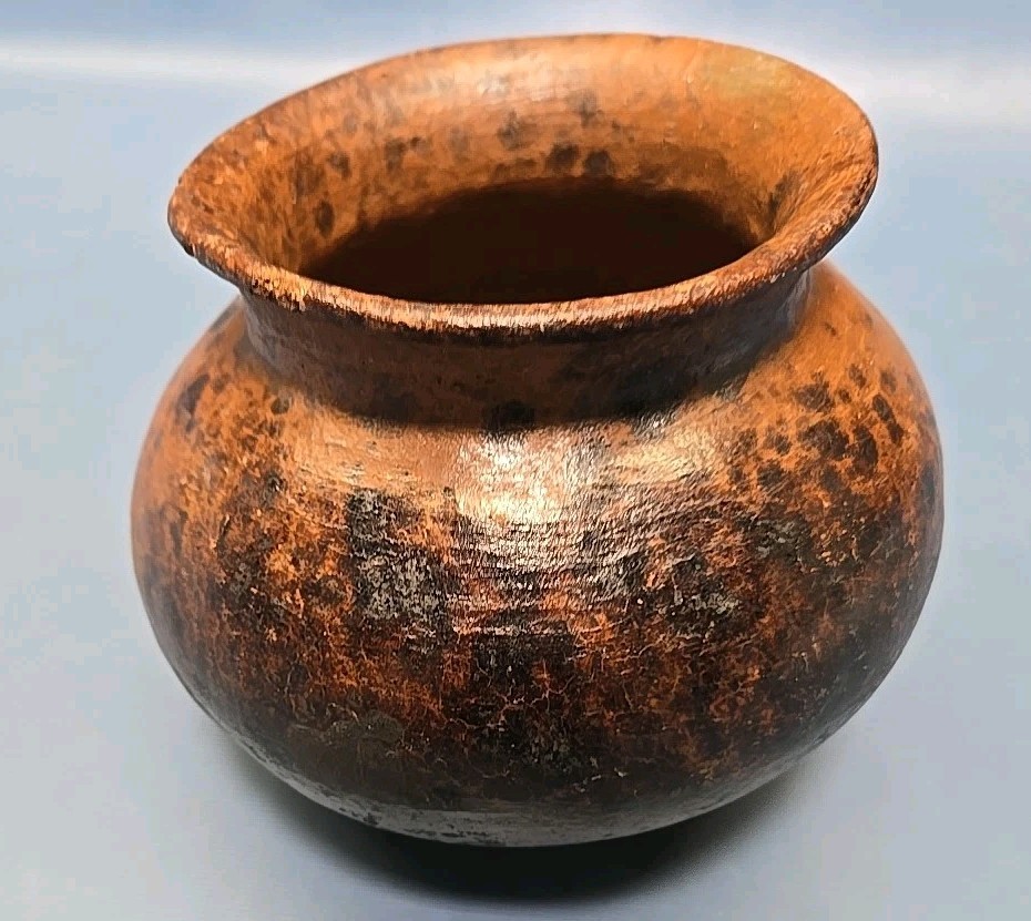 Antique Native American Indian Olla Pine Pitch Water Pot-- Navajo?