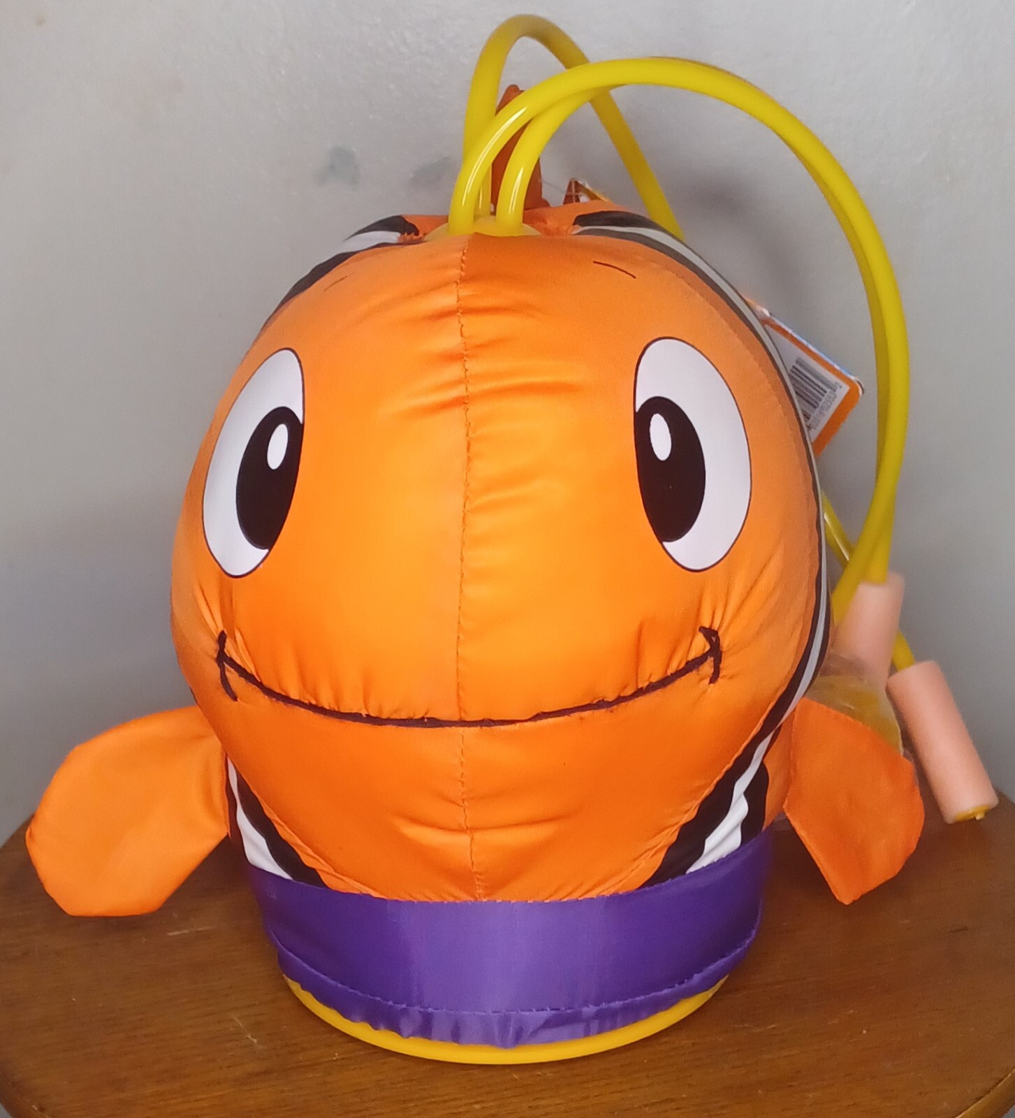 SIZZLIN' Cool Soft Squirts Mini Sprinkler - Clownfish (NEMO) *NEW*