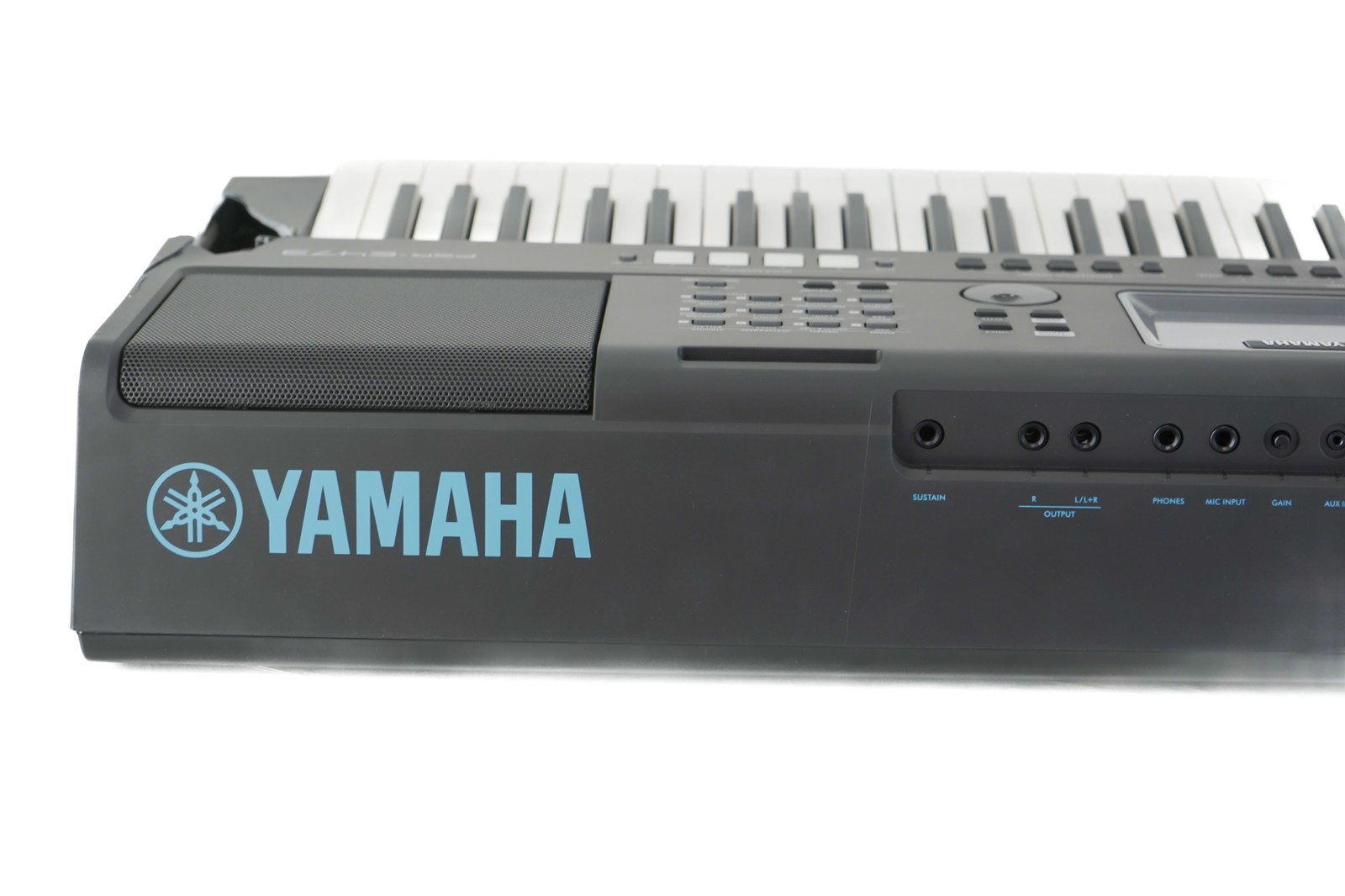 Yamaha PSR-E473 61-Key High-Level Portable Keyboard Damaged