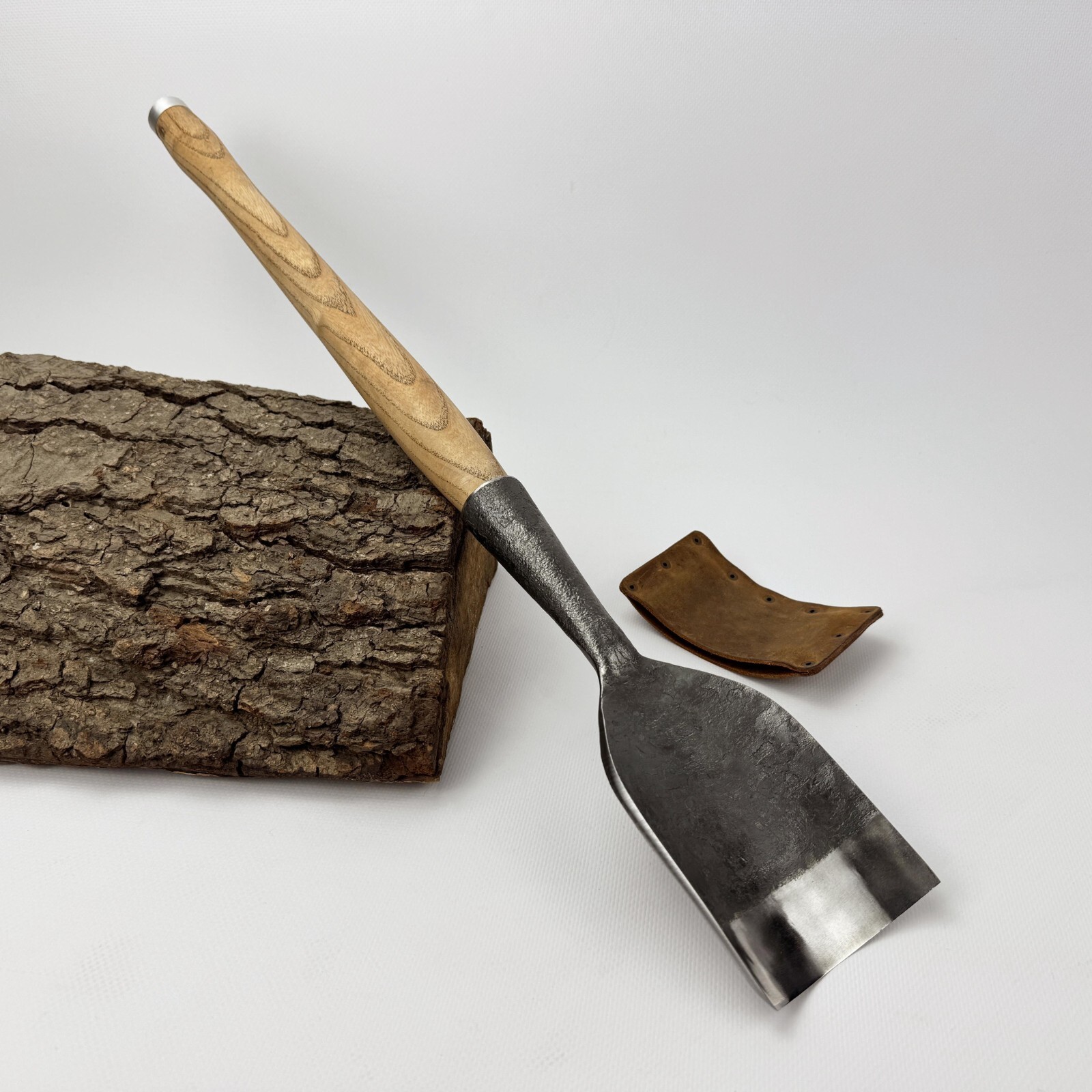 Rounded Timber Chisel – Hand-Forged Steel, Ash Handle, Sheath, Heavy Duty