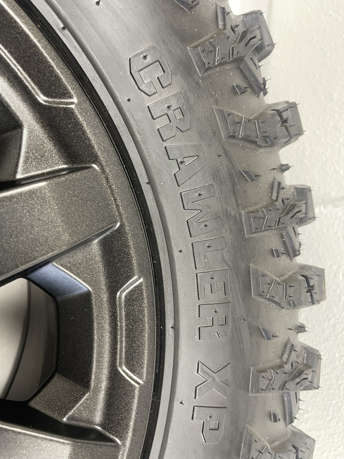 POLARIS XPEDITION FRONT WHEEL TIRE 30X10x15 PRO ARMOR CRAWLER XP 2024-2025 (1)