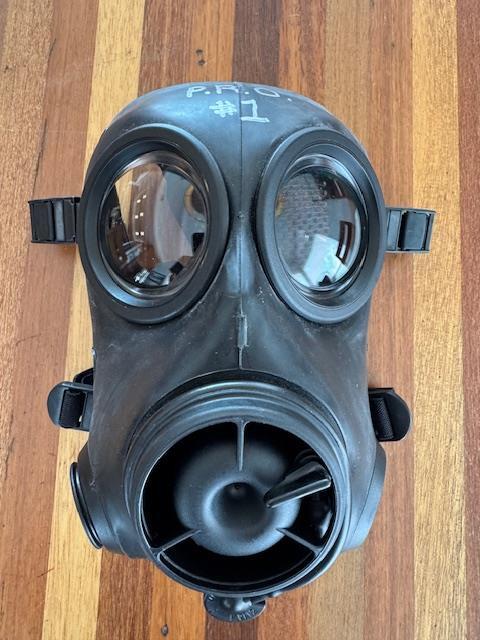 Avon FM12 APR Gas Mask with filter - Size 1
