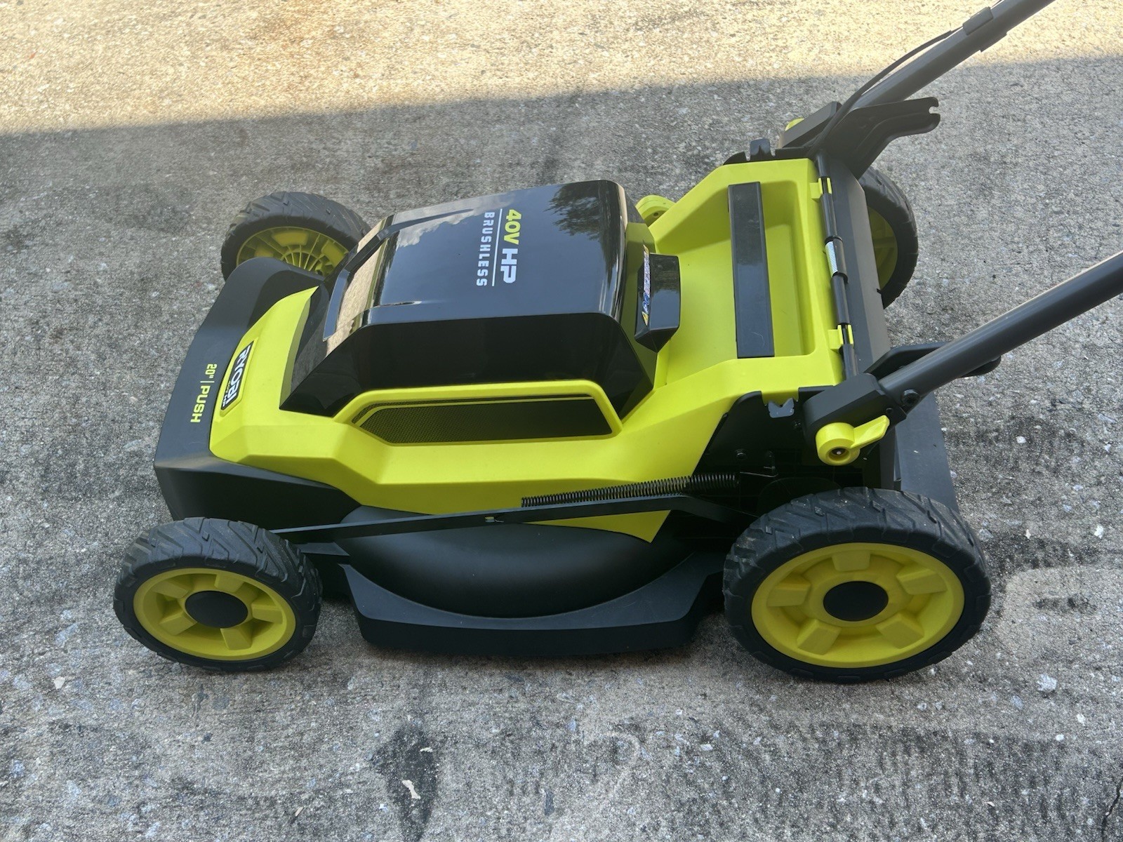 Ryobi 40V HP Brushless 20 in. Cordless Push Lawn Mower w/ 6Ah Battery & Charger
