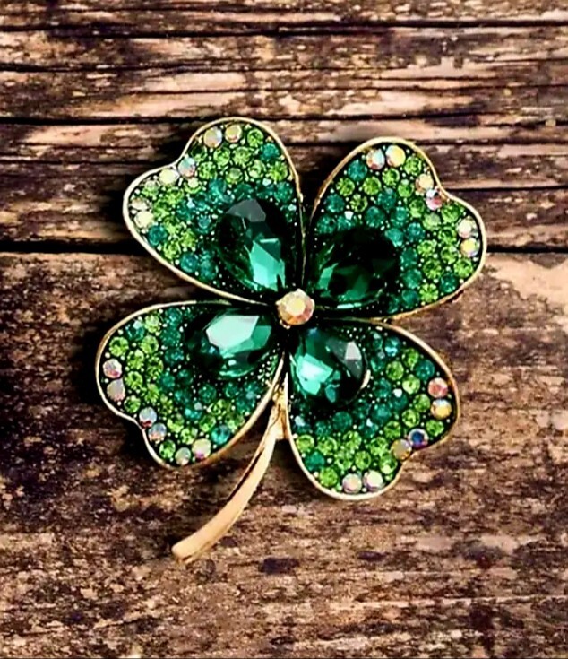 GREEN CRYSTAL SHAMROCK 4 LEAF CLOVER LUCKY IRISH BROOCH PIN~ST PATRICKS DAY GIFT