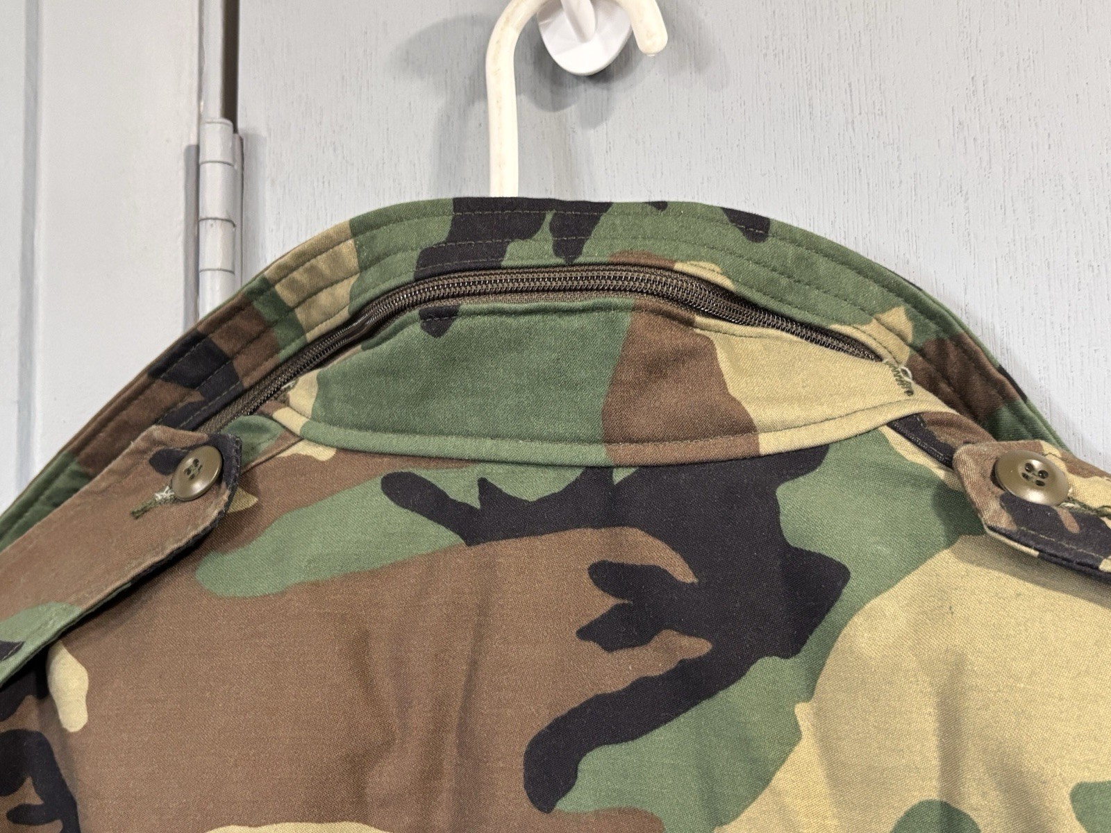 Vntg US Army M65 Field Jacket Mens Medium Short Woodland Camo Cold Weather 90's