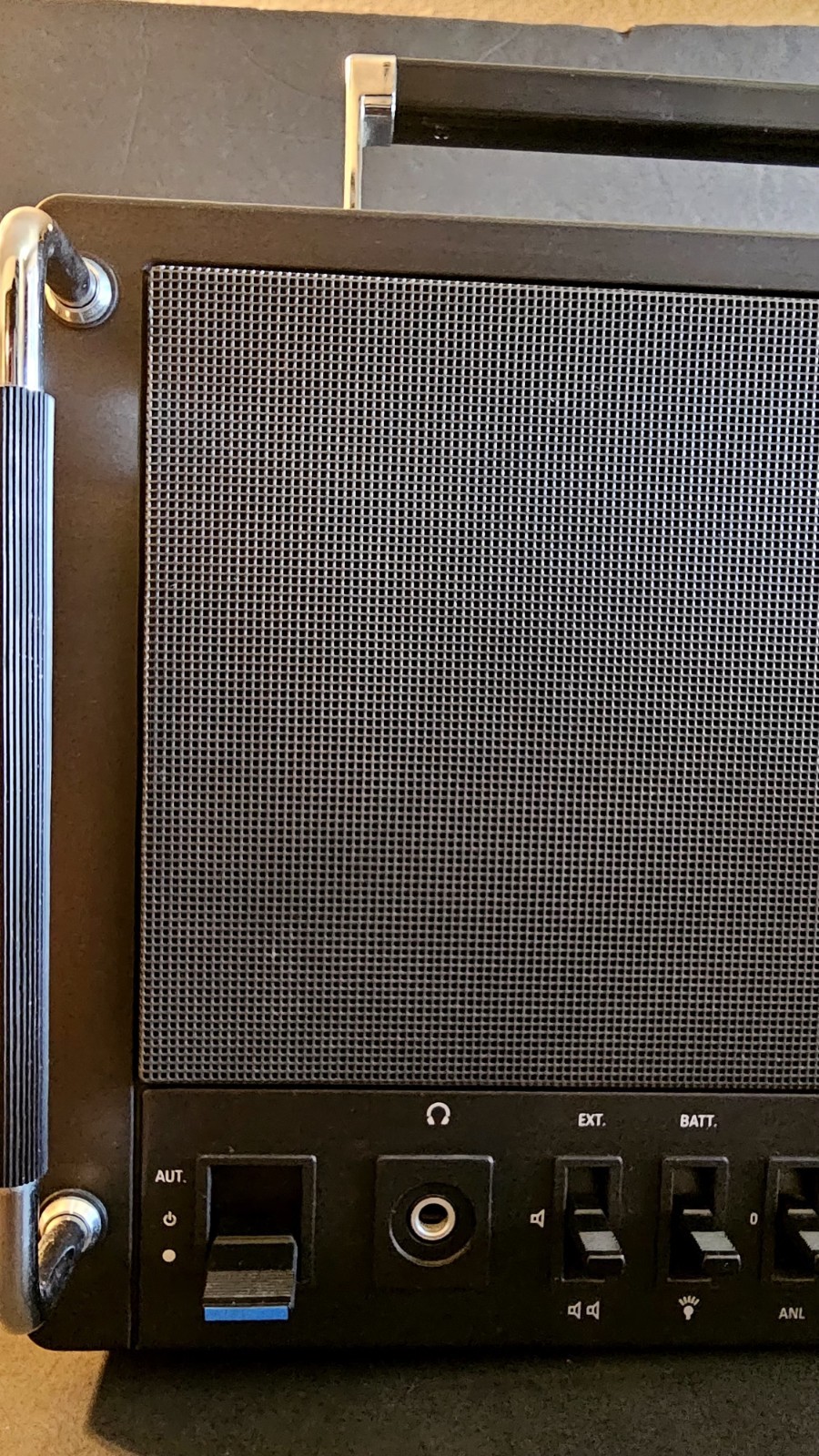 Grundig Satellit Professional 650 LW,MW,SW,FM