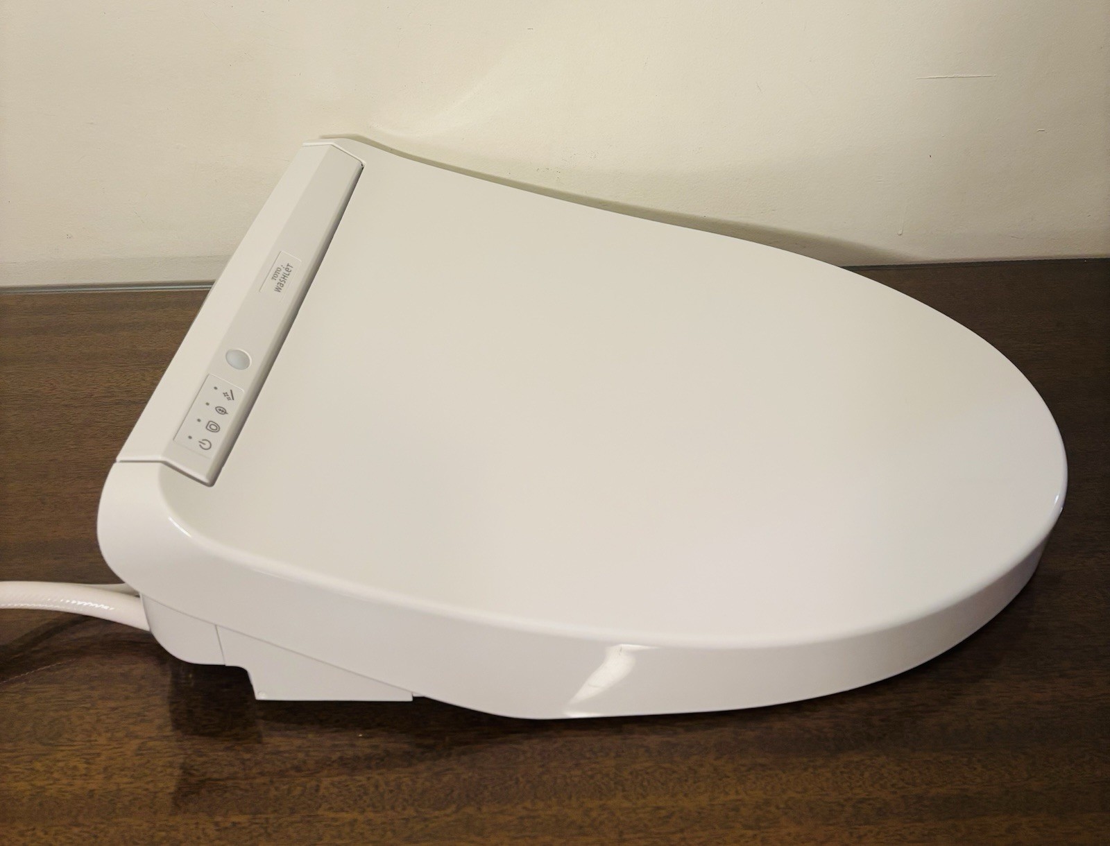 TOTO WASHLET K300 Plastic Toilet Seat, White - SW3036R01 - MINOR CRACK