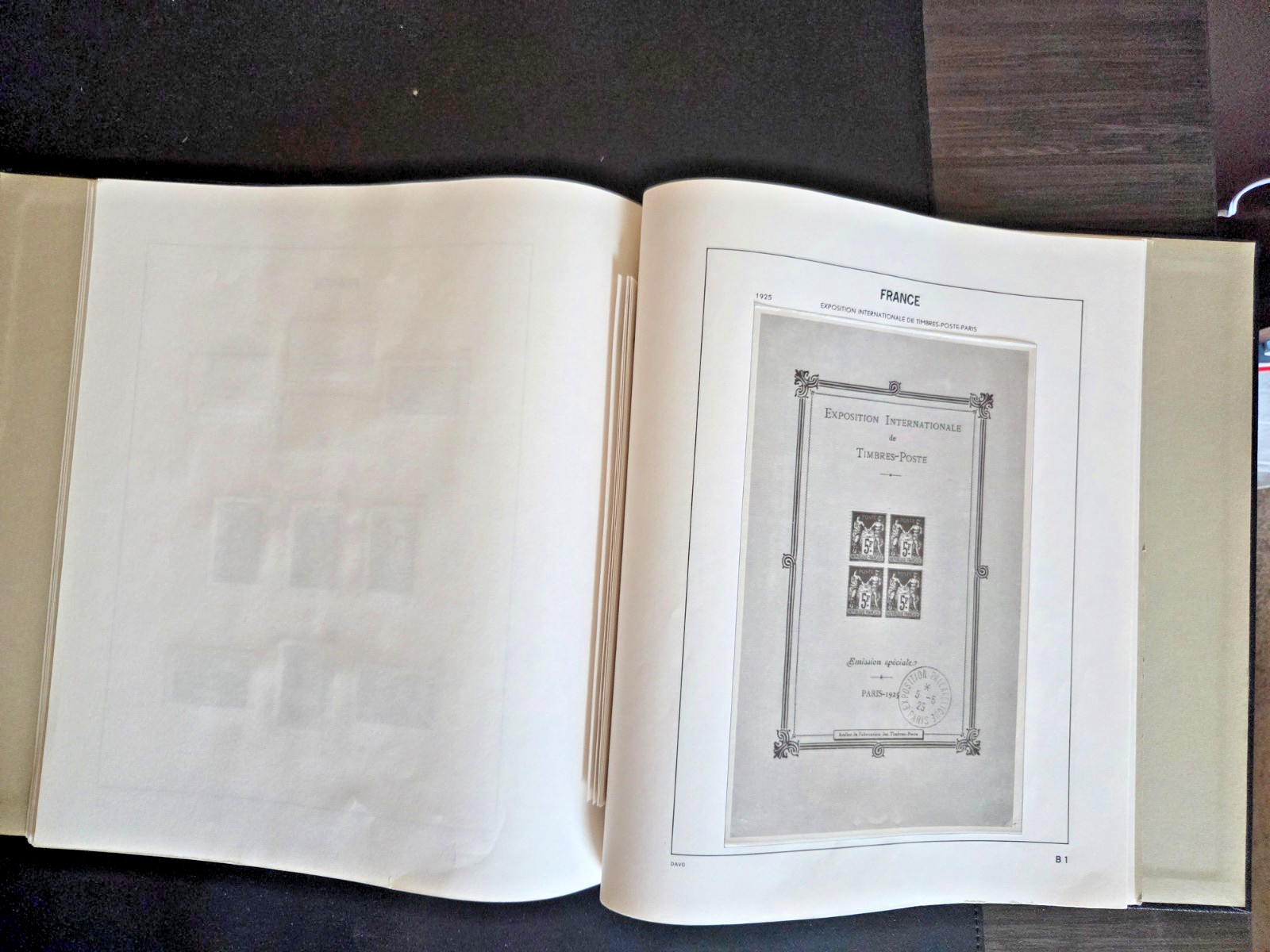 26052-France Davo Stamp Album Binder with Pages 1940-1950, NO Stamps