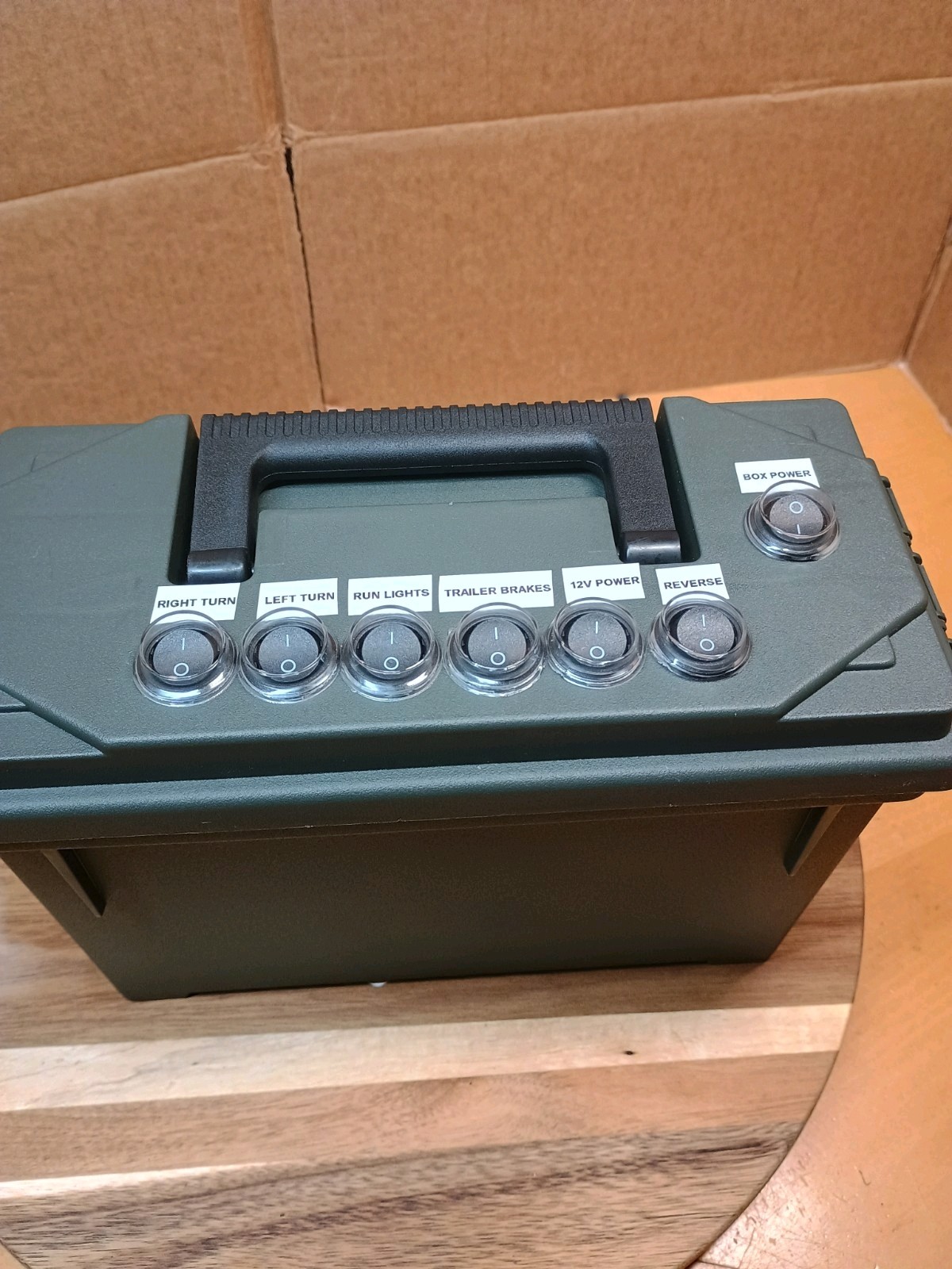 7RV/4&5 Flat Trailer Light Tester Box Power By Milwaukee 18-volt Drill Battery