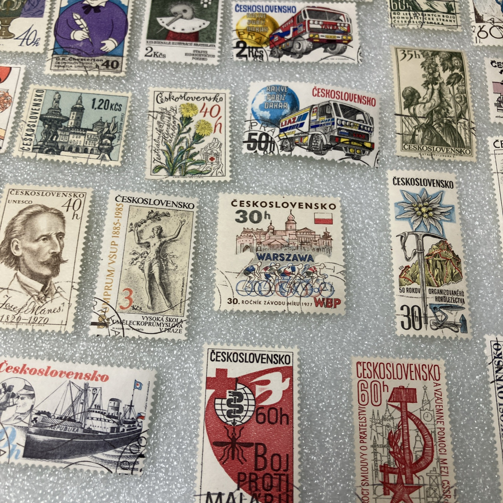 30 Vtg USED Czechoslovakia 1950-1990 Colorful Stamps, Nice Mixed Lot, $1 Ships.