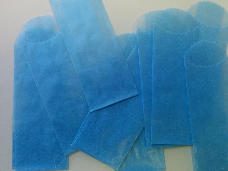 BLUE- 25 mm Vellum Glassine Stamp Wax 600 Paper Bags (25mm x 76mm)