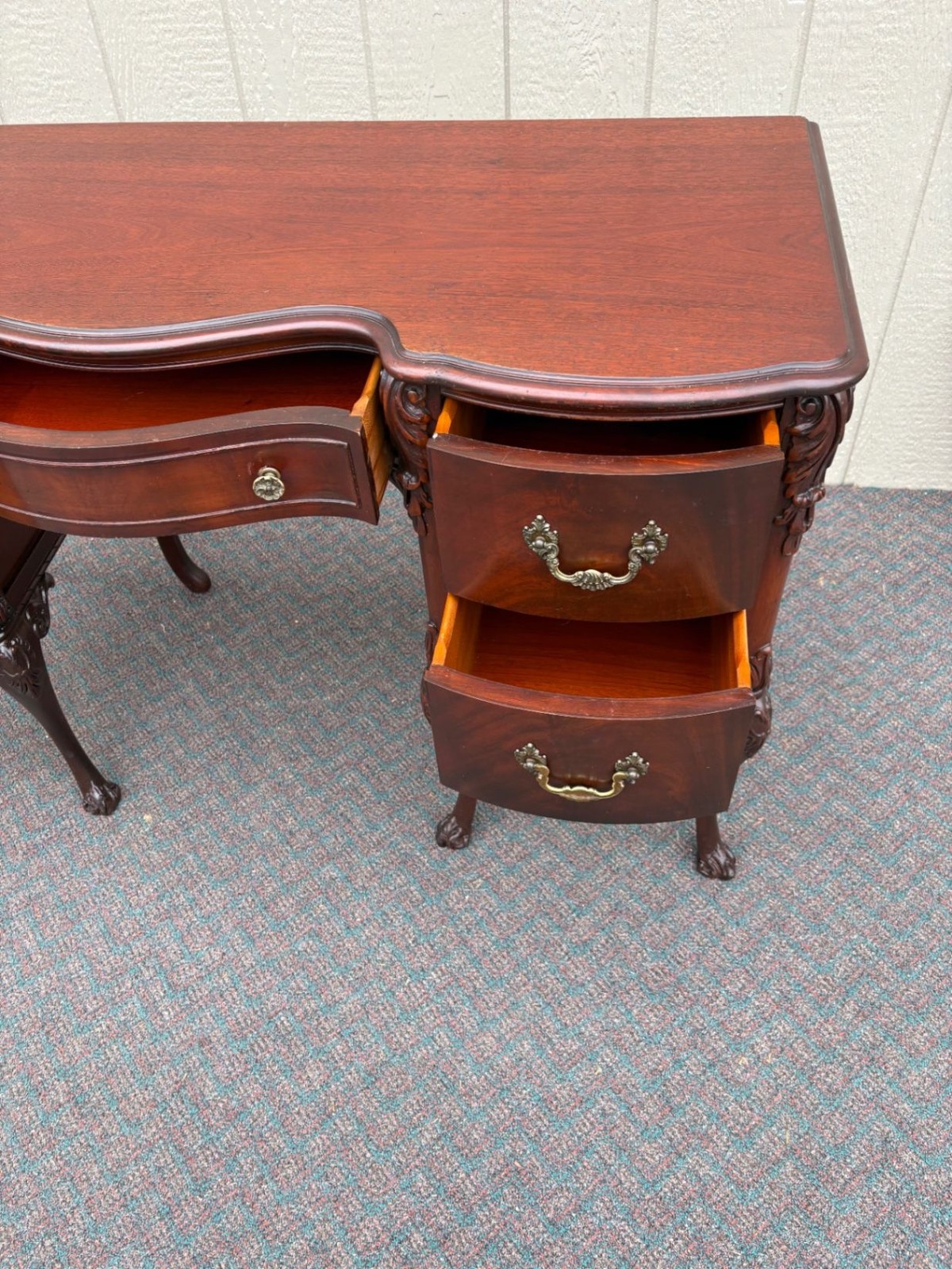 67575 Elegant Mahogany Vanity Set with Ornate Mirror and Chair
