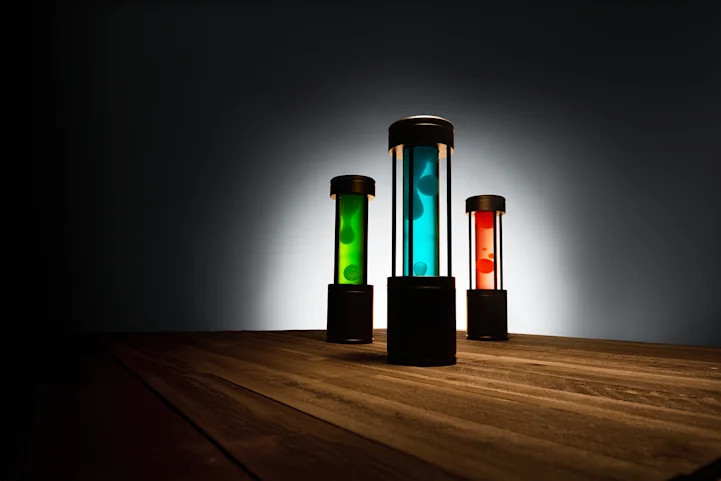 Liquid Motion Lamp A mesmerizing, modern display
