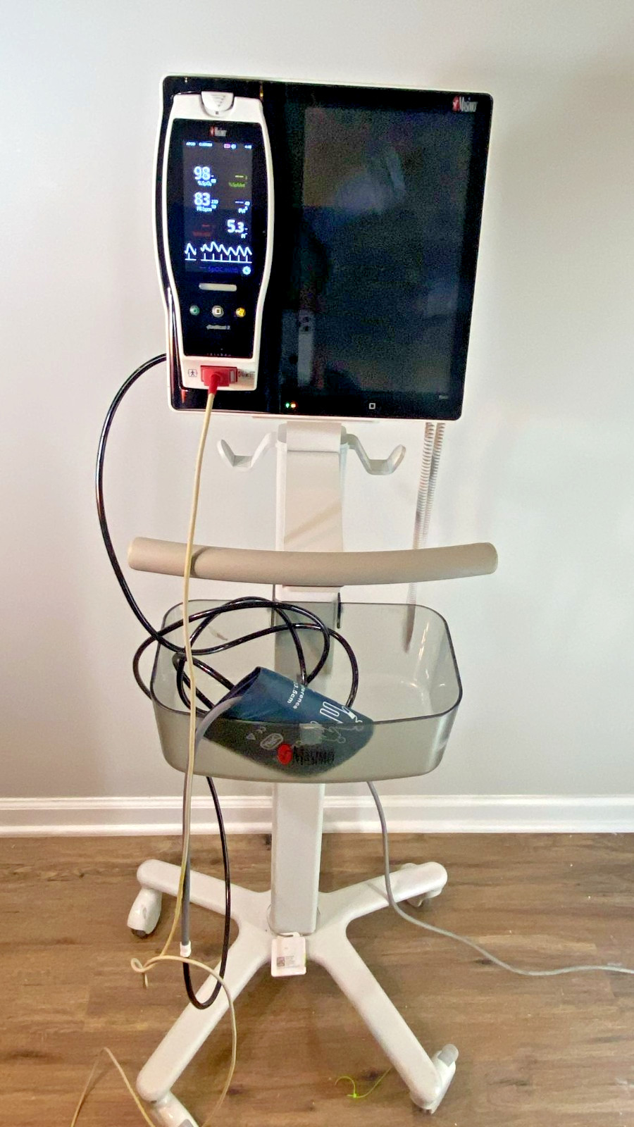 Masimo Root RDS7A Radical-7 Touchscreen w/Stand & Accessories
