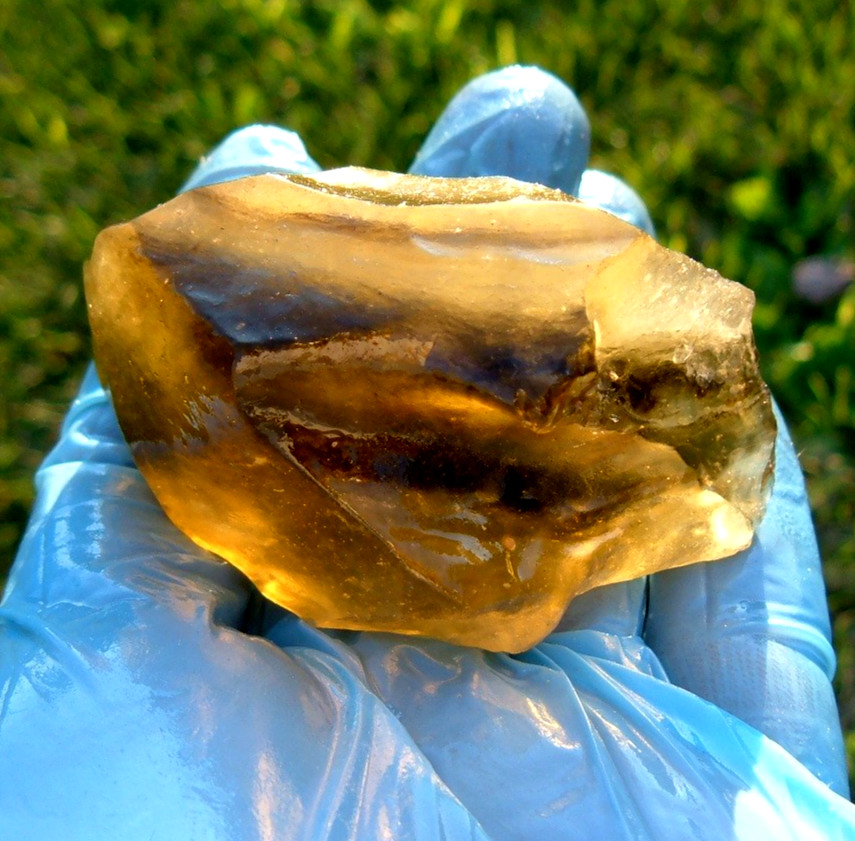 Libyan Desert Glass Meteorite Tektite impact specimen( 600 crt) Dark Gem AAA+