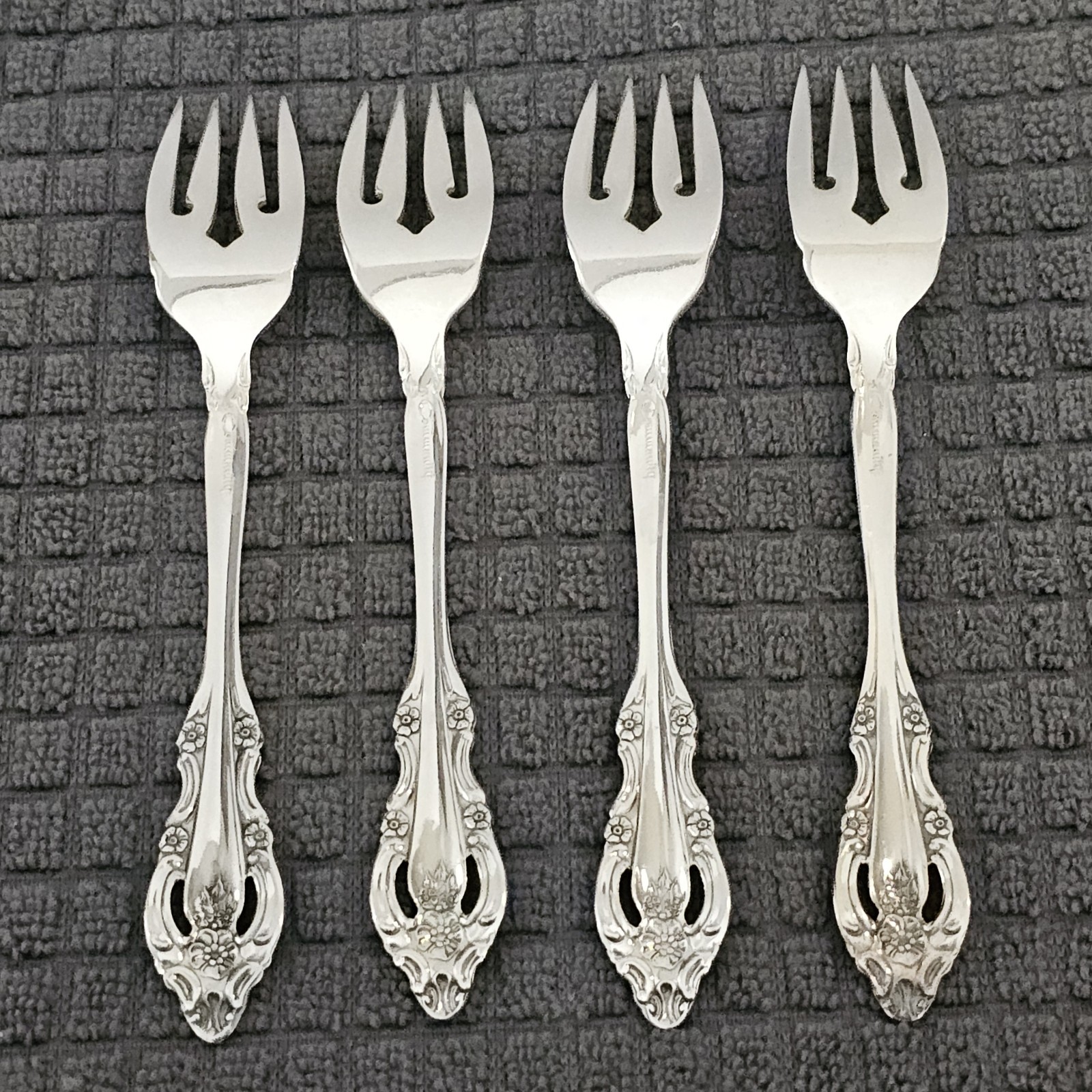 Silver Artistry Community Silverplate Set of 4 Salad Forks 1965
