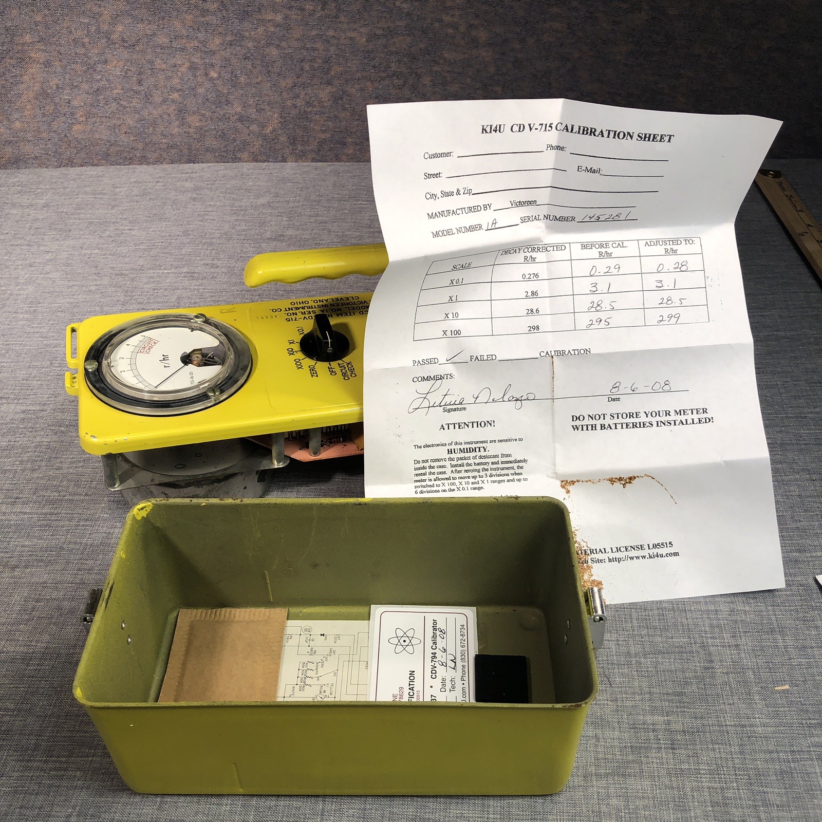 Victoreen CDV-715 Civil Defense Radiation Survey Meter Cold War Fallout Shelter