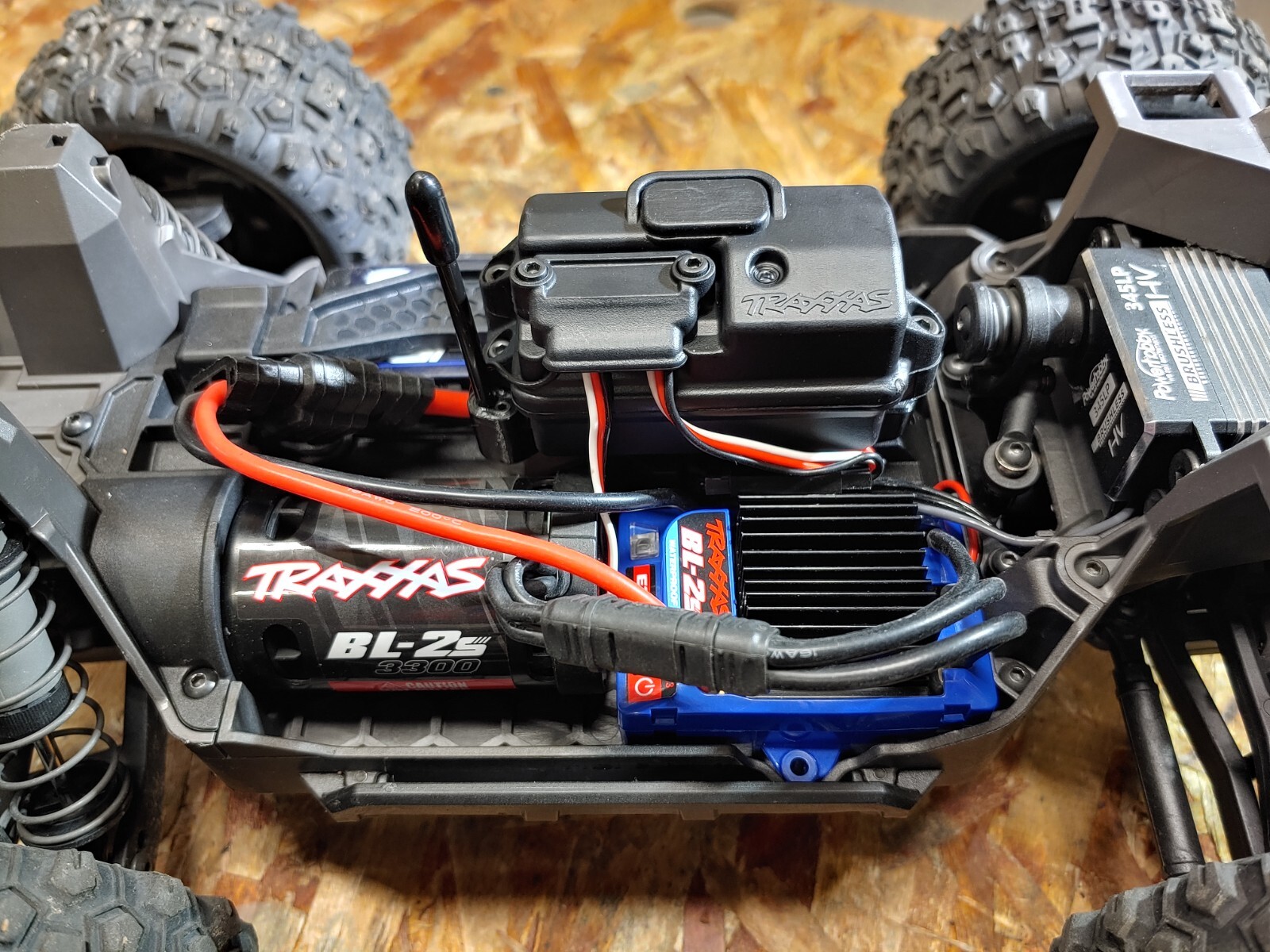 Traxxas Mini XRT Maxx Sealed Receiver Box Mount For 3628 Receiver